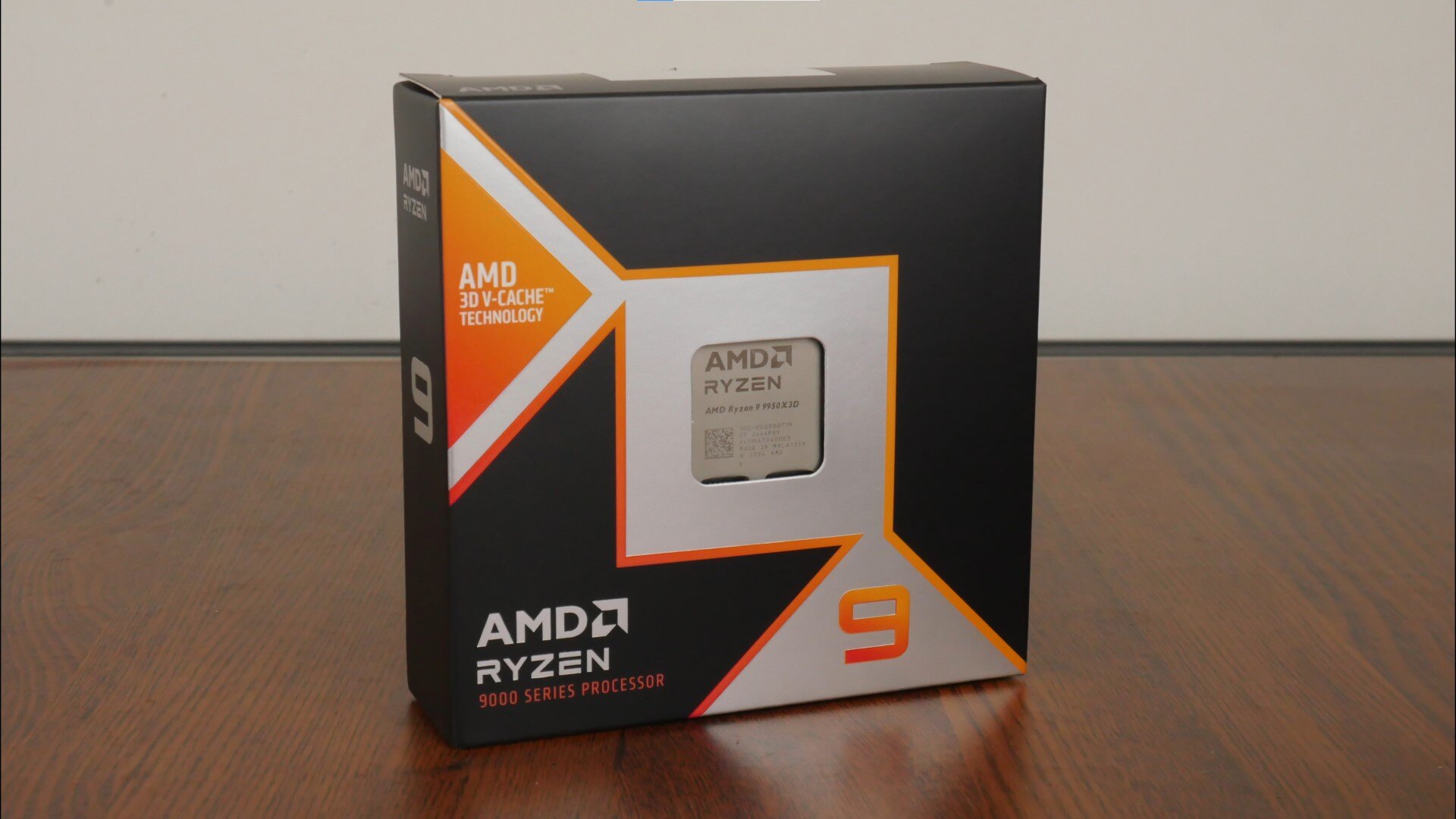 AMD Ryzen 9 9950X3D Packaging (Front)