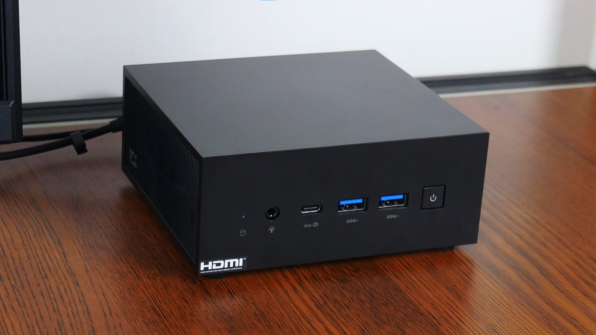 ASUS ExpertCenter PN53 Mini PC Aesthetics (4)