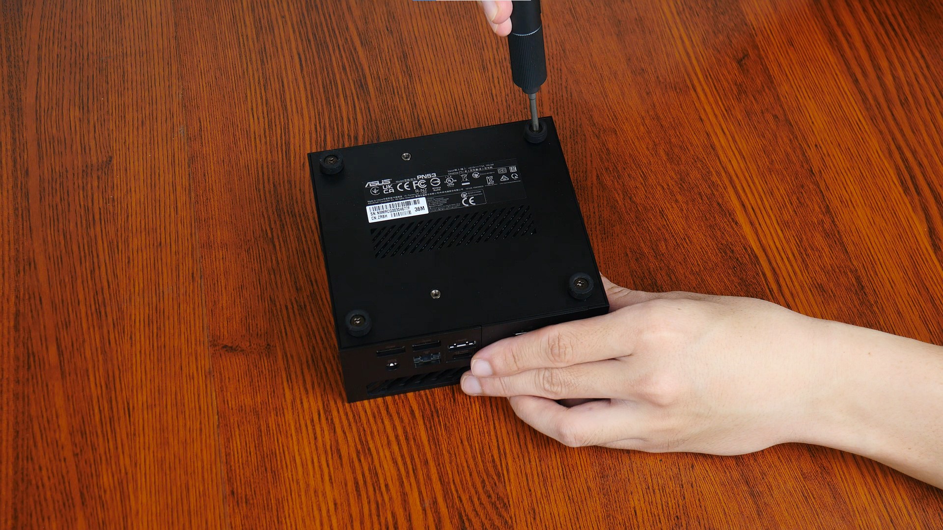 ASUS ExpertCenter PN53 Mini PC Service Accessibility (1)