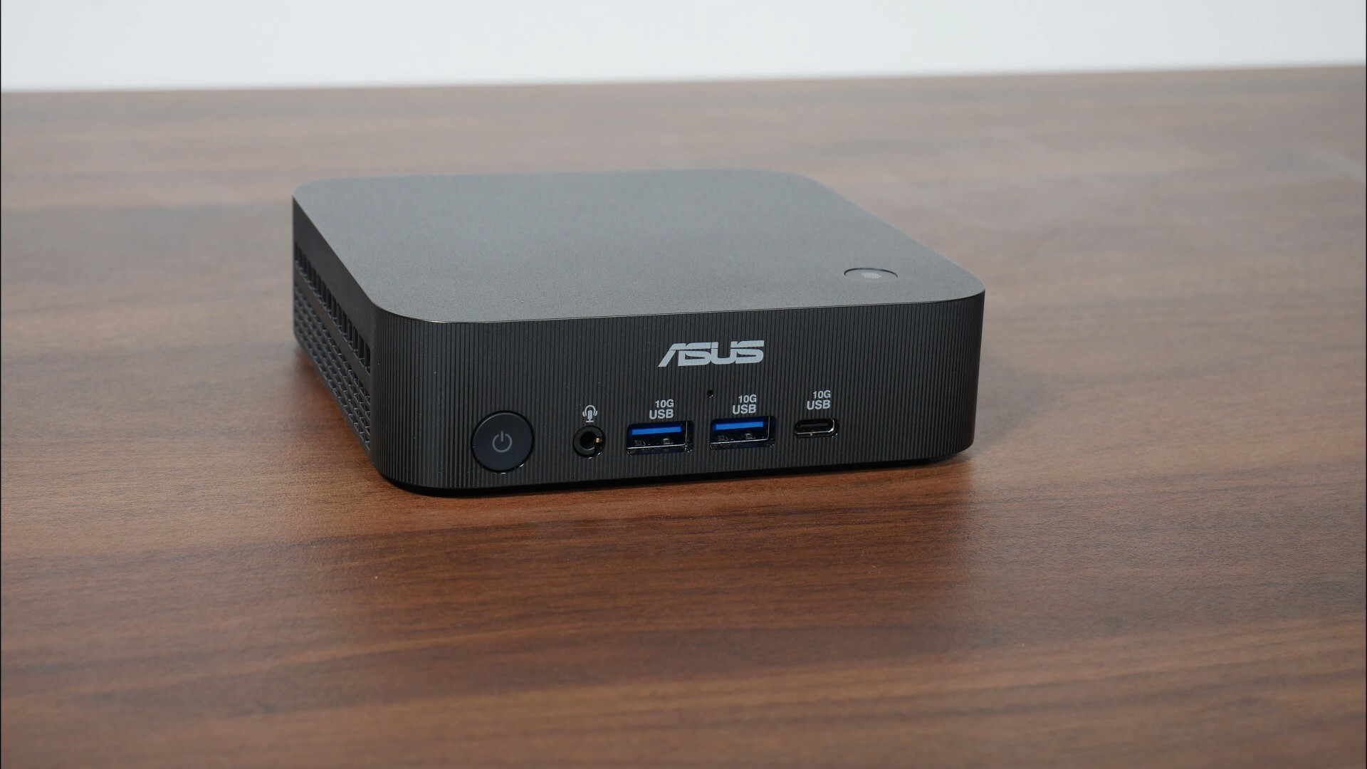 ASUS ExpertCenter PN54-S1 Aesthetics (Front)