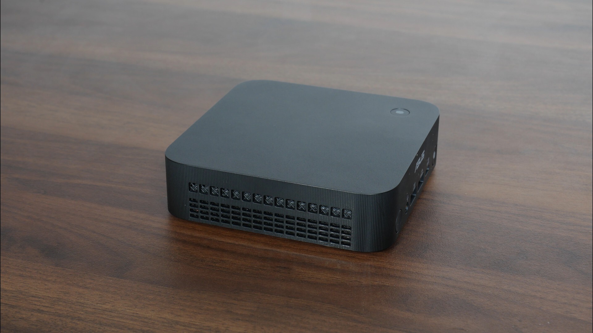 ASUS ExpertCenter PN54 Aesthetics (Left Side)