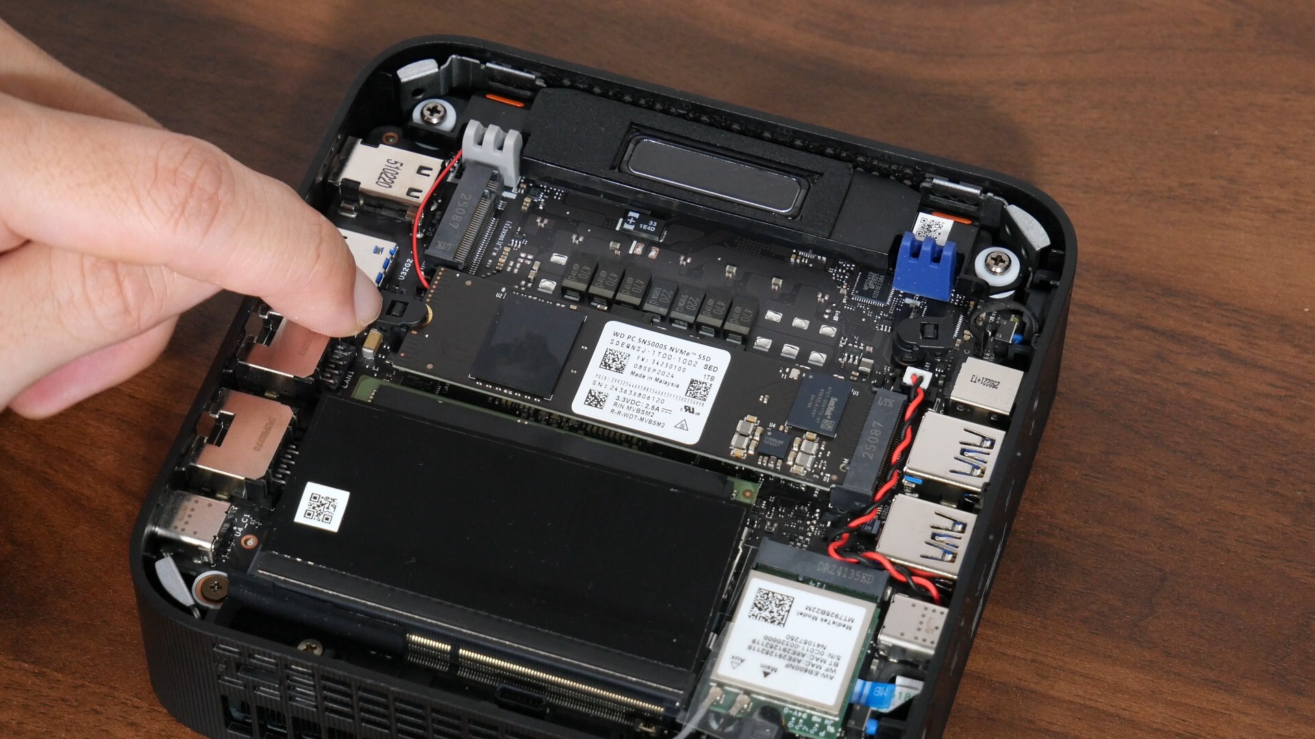 ASUS ExpertCenter PN54 M.2 Drive Removal & Installation