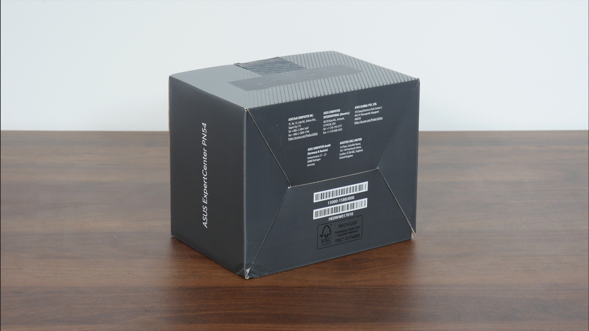 ASUS ExpertCenter PN54 Packaging (Rear)