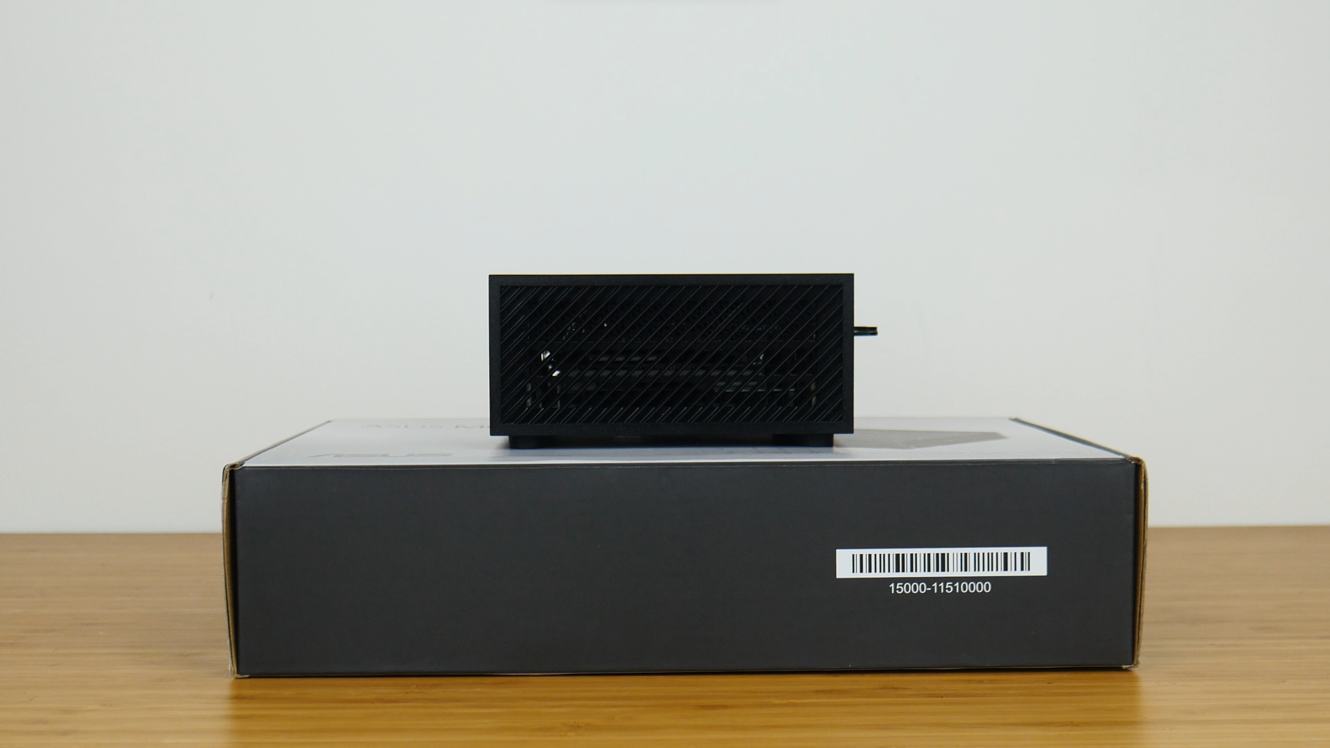 ASUS ExpertCenter PN64 Sides (1)