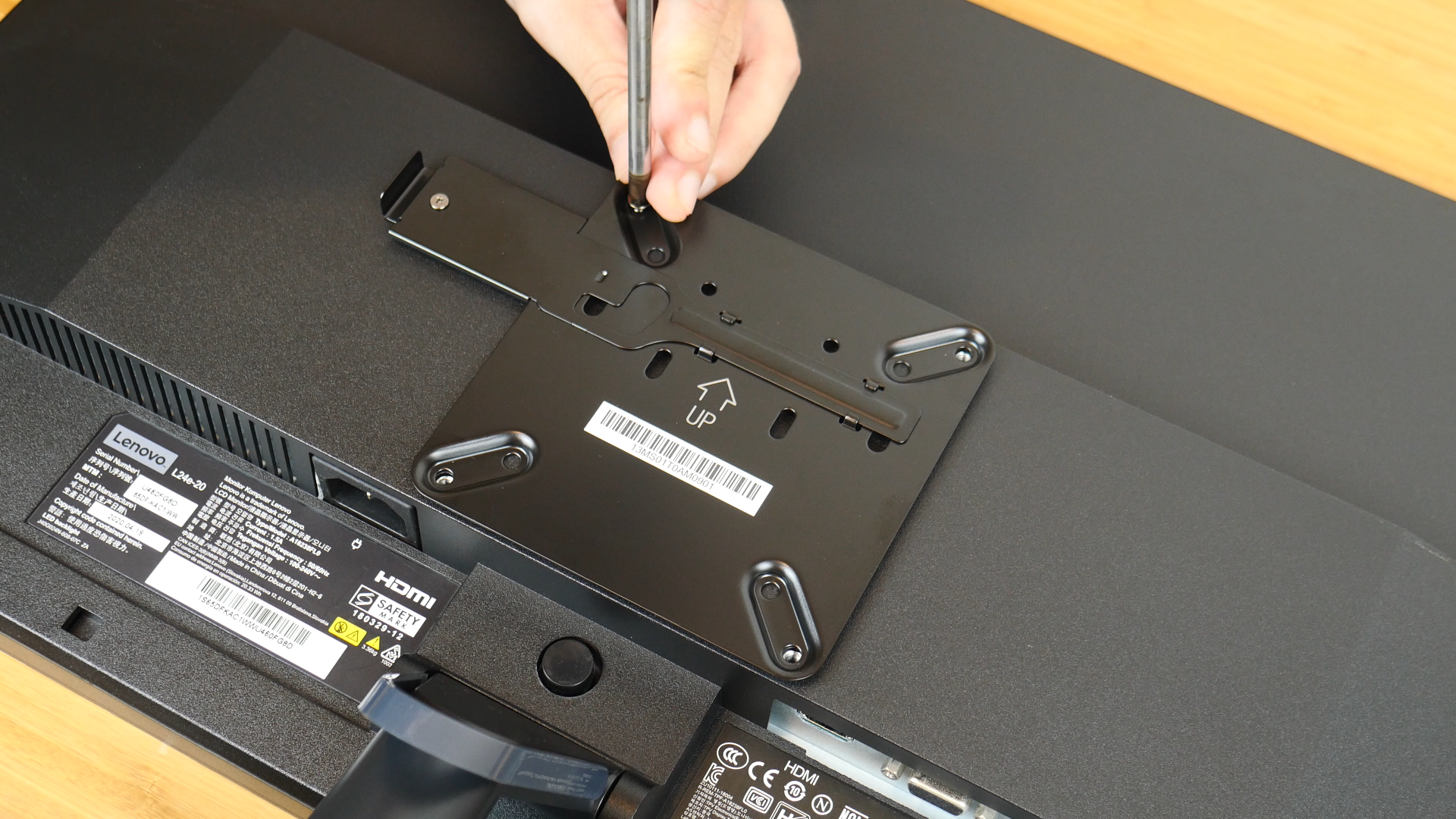 ASUS ExpertCenter PN64 VESA Mount (1)