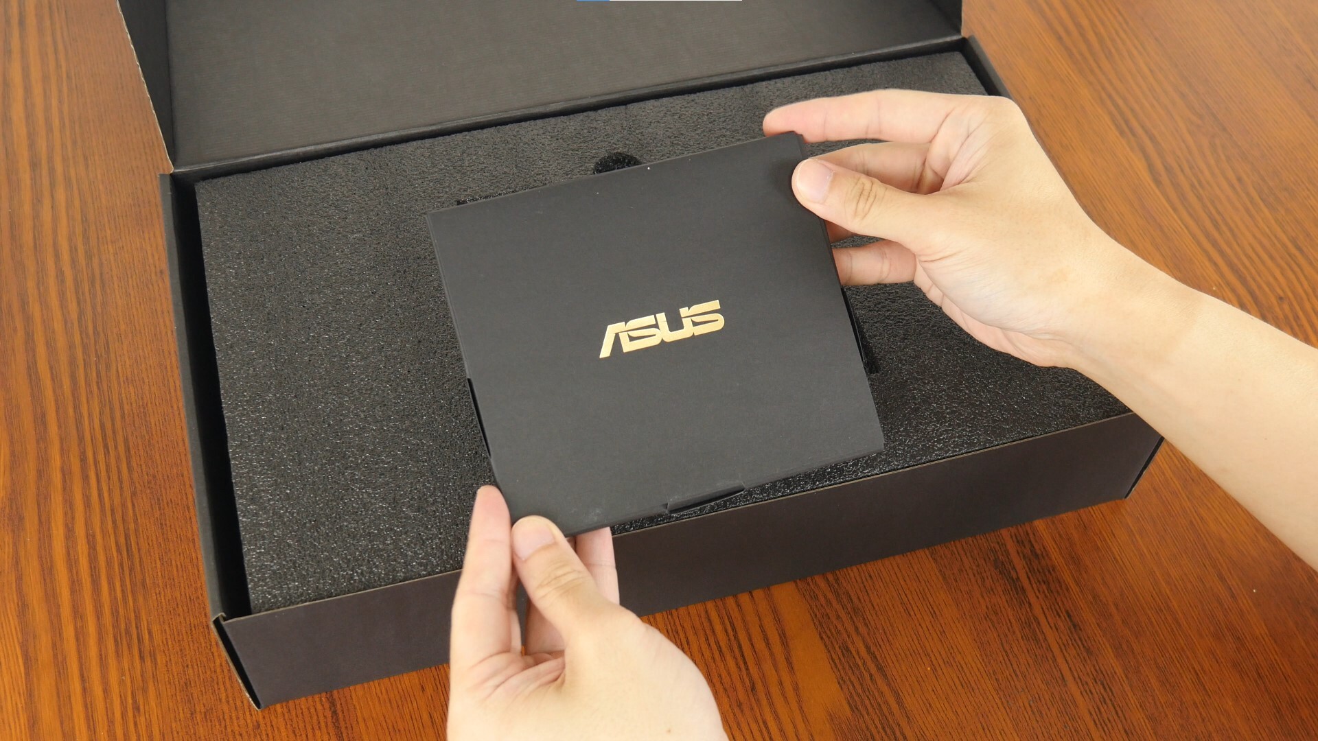 ASUS Prime GeForce RTX 5060 OC Edition 8GB GDDR7 Packaging (Accessories)