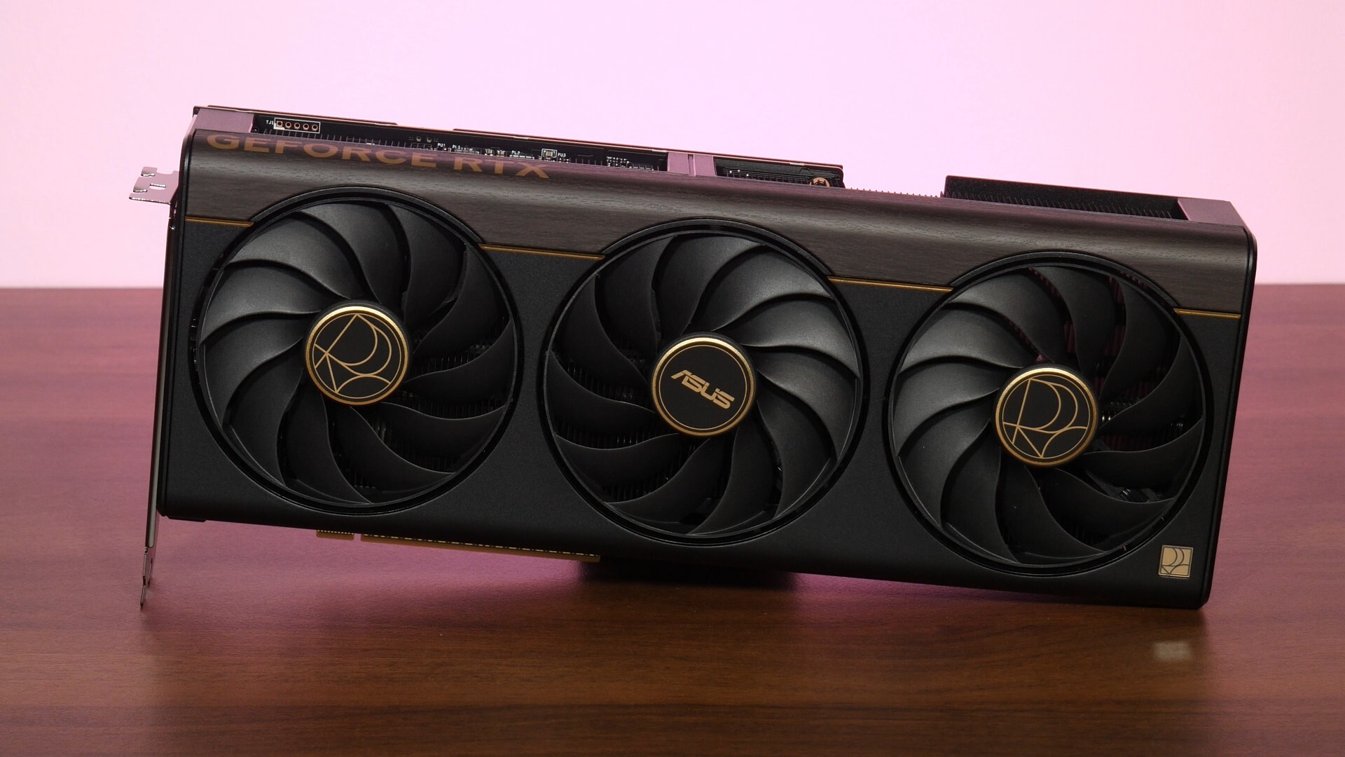 ASUS ProArt GeForce RTX 5080 16GB GDDR7 OC Edition Aesthetics (Front)