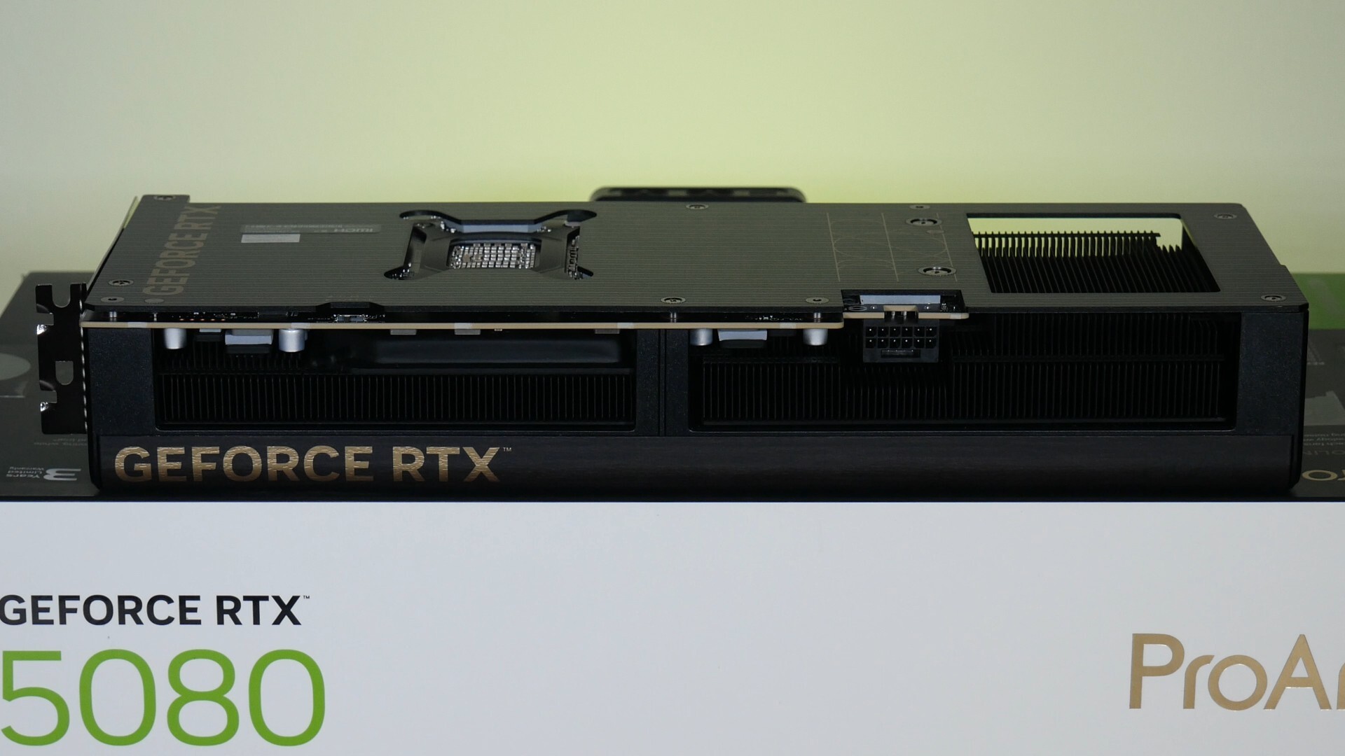 ASUS ProArt GeForce RTX 5080 16GB GDDR7 OC Edition Aesthetics (Top Long Edge)