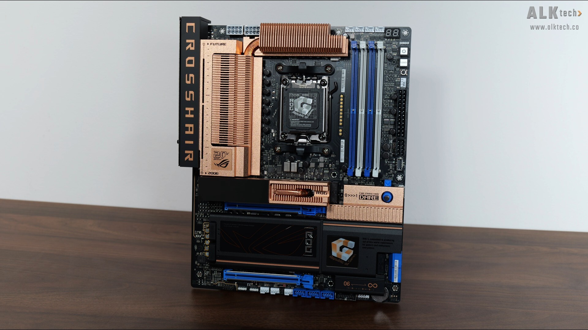 ASUS ROG CROSSHAIR 2006 Aesthetics (Front)