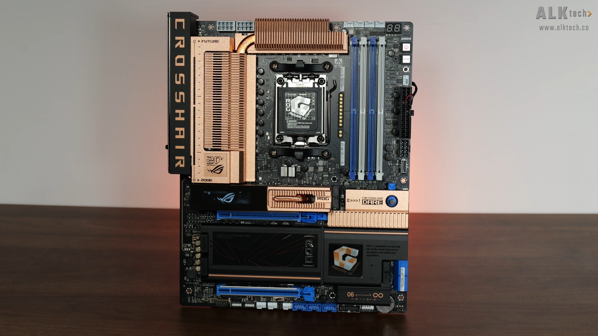 ASUS ROG CROSSHAIR 2006 Featured Image