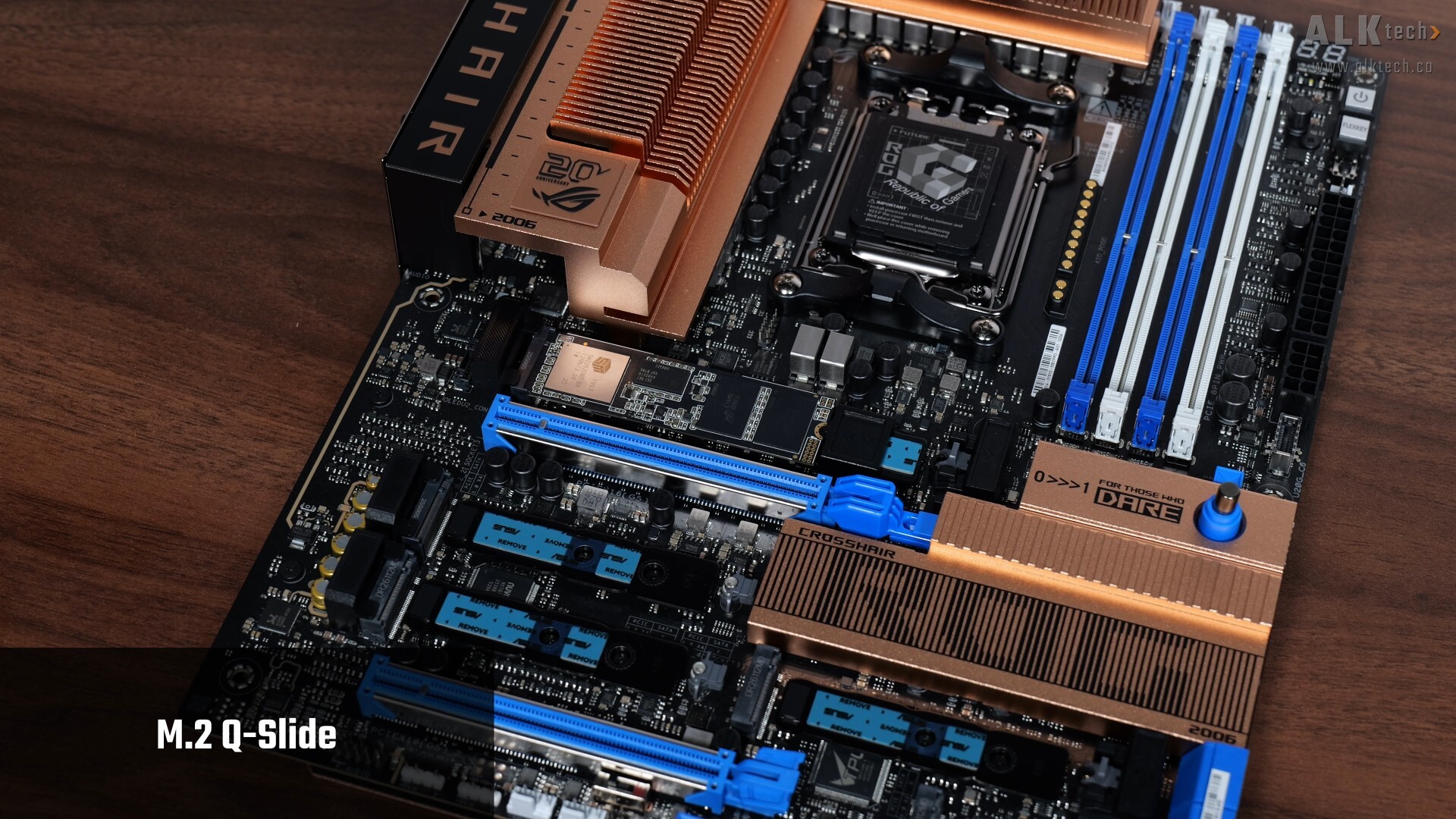 ASUS ROG CROSSHAIR 2006 M.2 Q-Slide