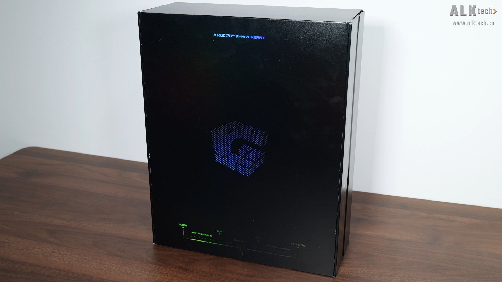 ASUS ROG CROSSHAIR 2006 Packaging (Inner Rear)