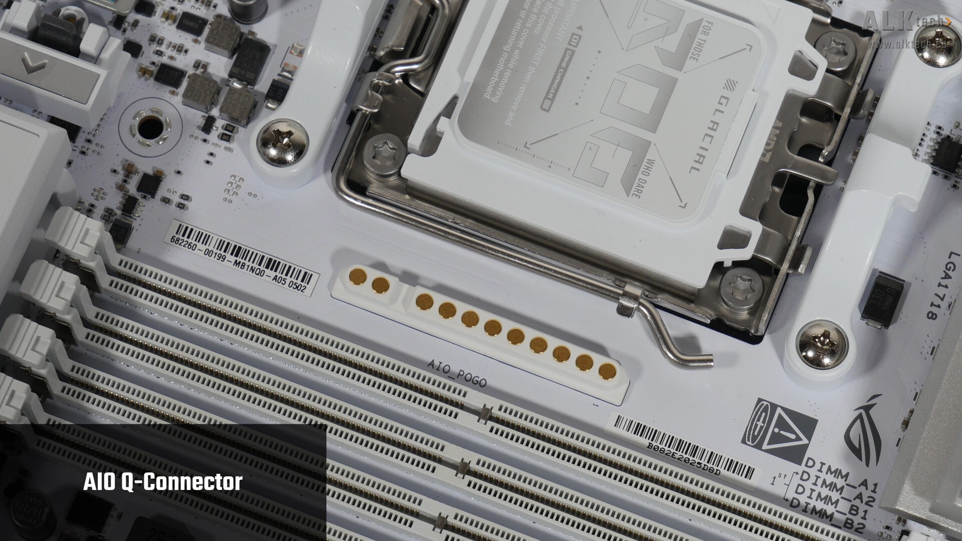  ASUS ROG CROSSHAIR X870E GLACIAL AIO Q-Connector