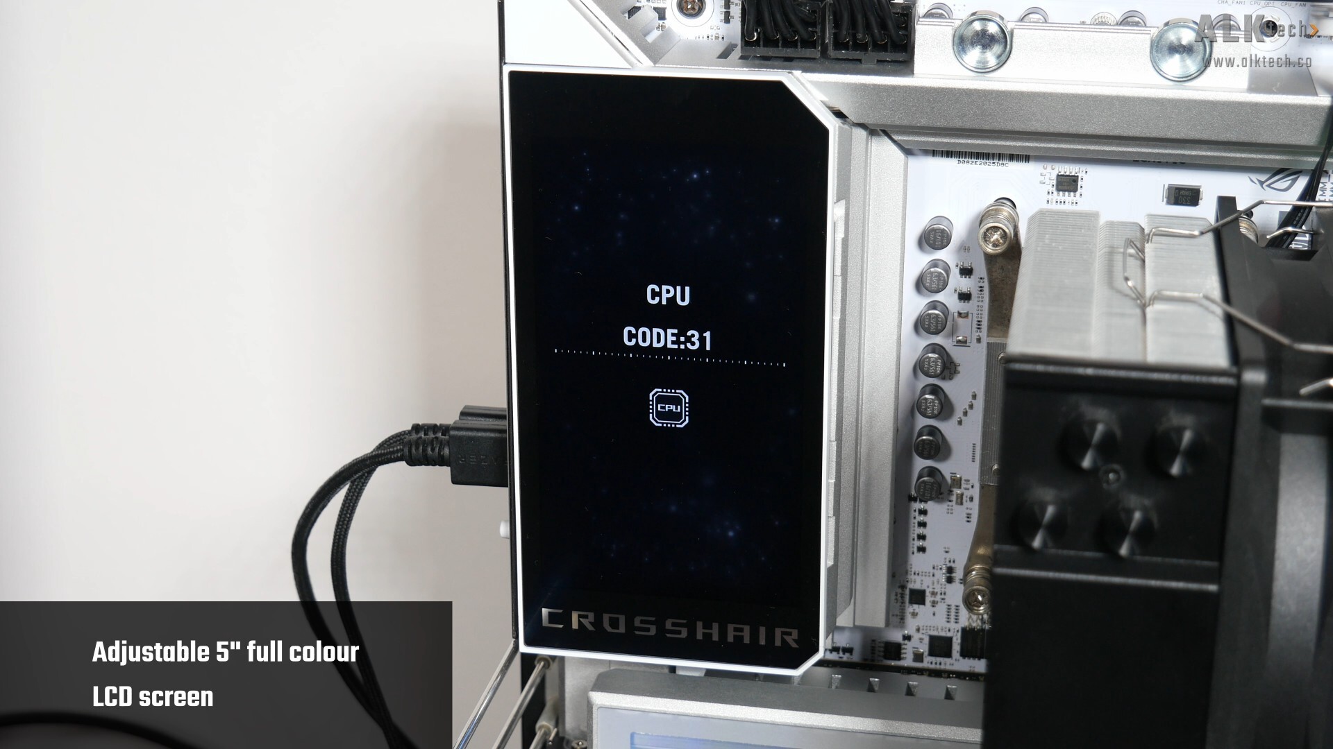  ASUS ROG CROSSHAIR X870E GLACIAL Adjustable LCD Screen (3)