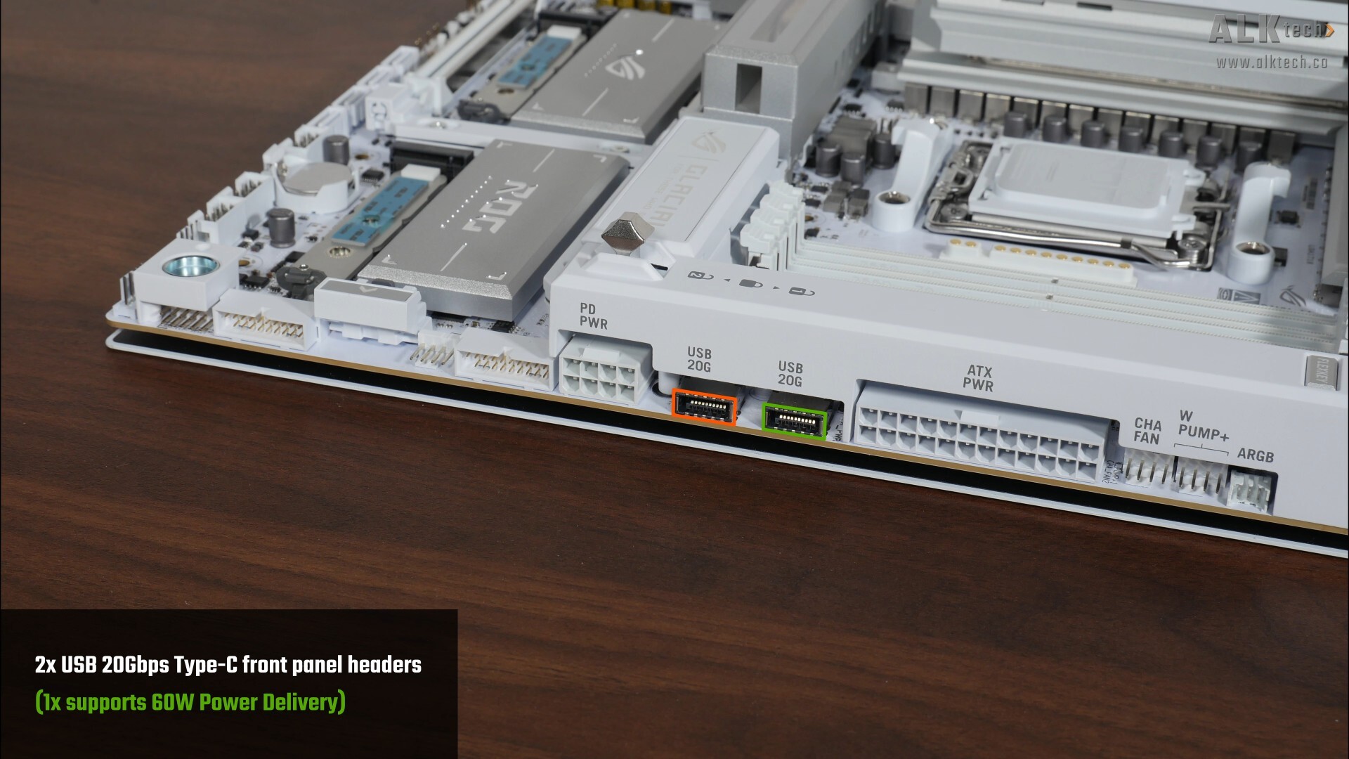  ASUS ROG CROSSHAIR X870E GLACIAL Front Panel USB 20Gbps Type-C