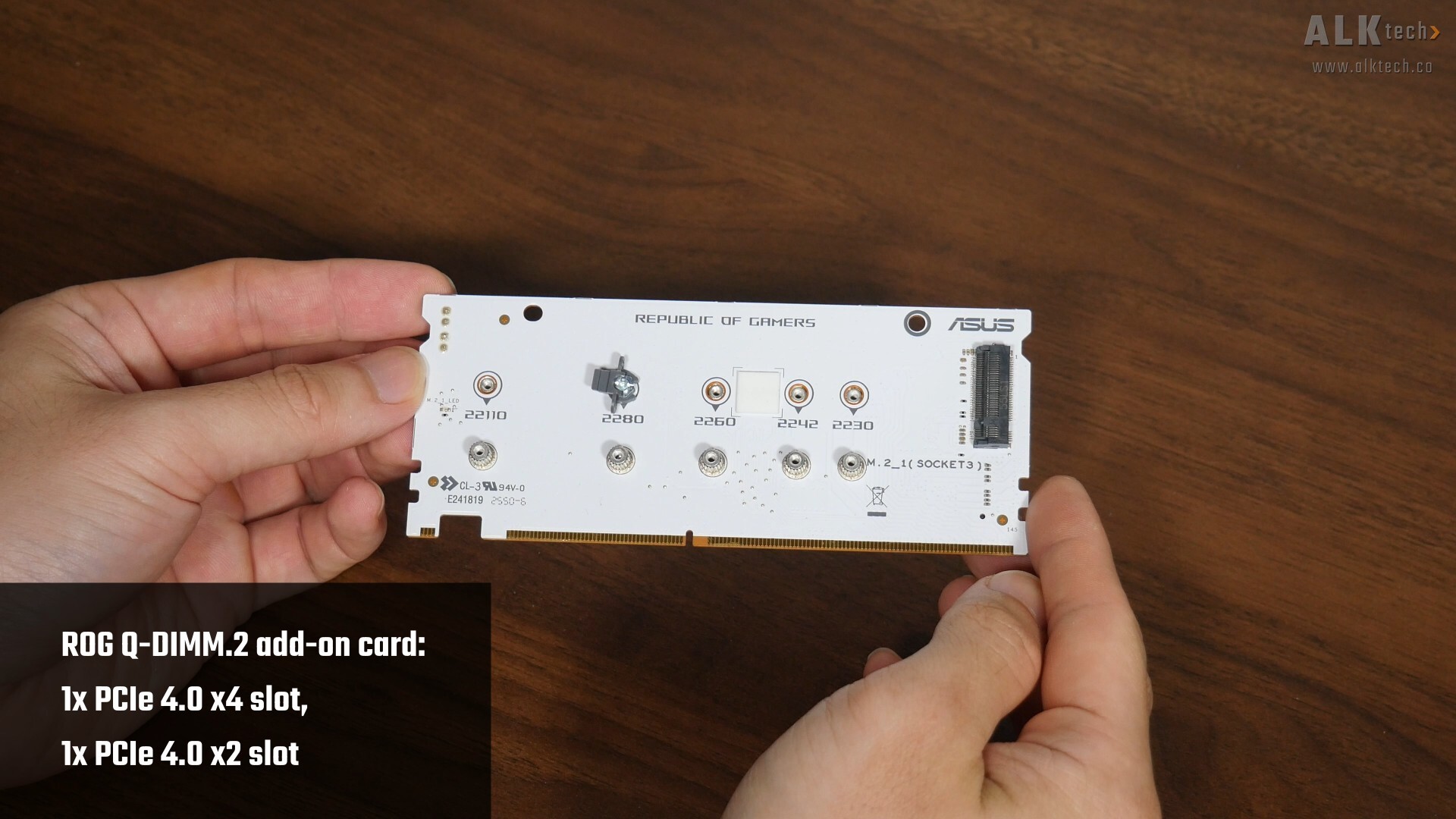  ASUS ROG CROSSHAIR X870E GLACIAL ROG Q-DIMM.2 Add-on Card (2)
