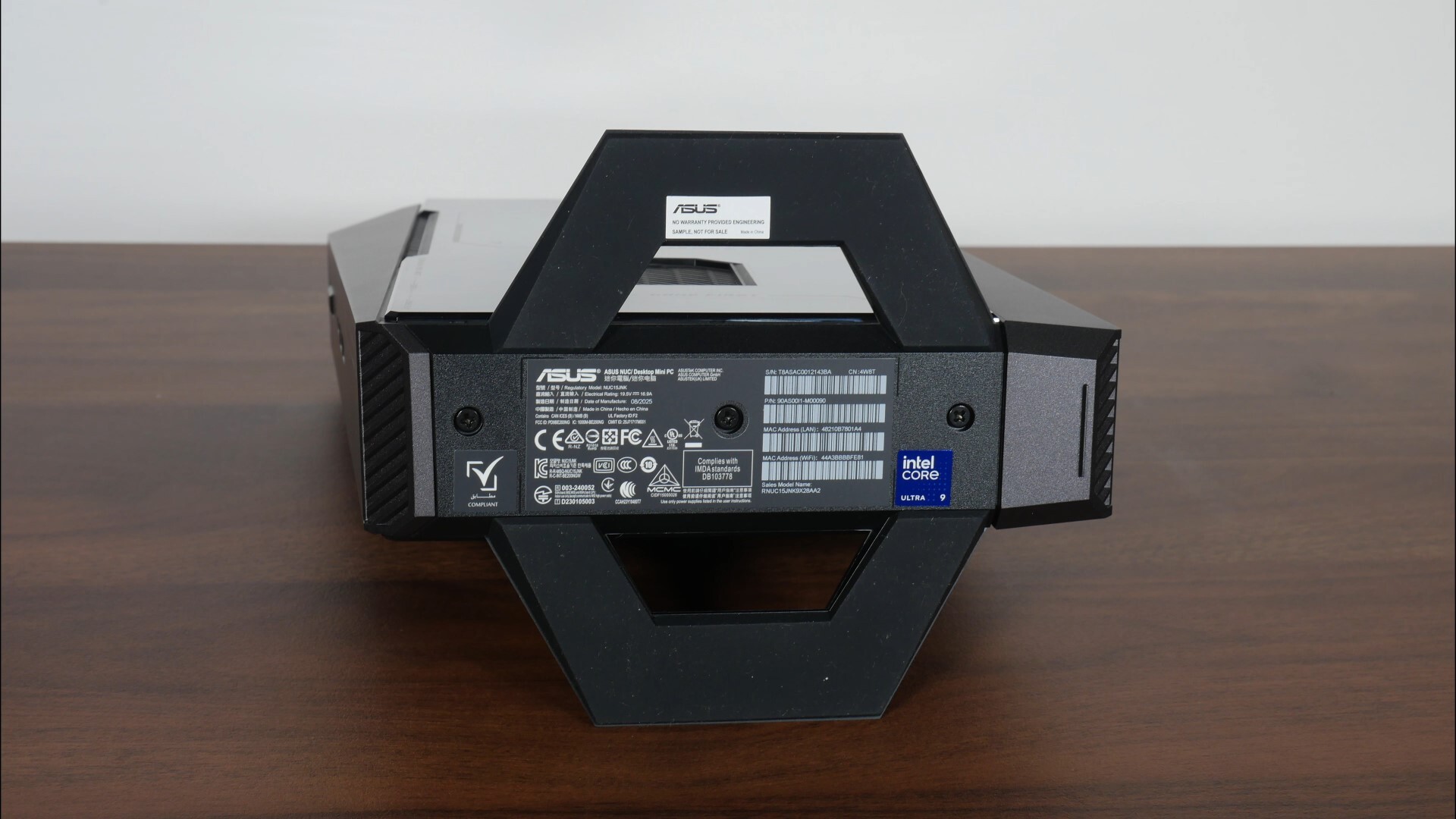 ASUS ROG NUC (2025) Aesthetics (Bottom)