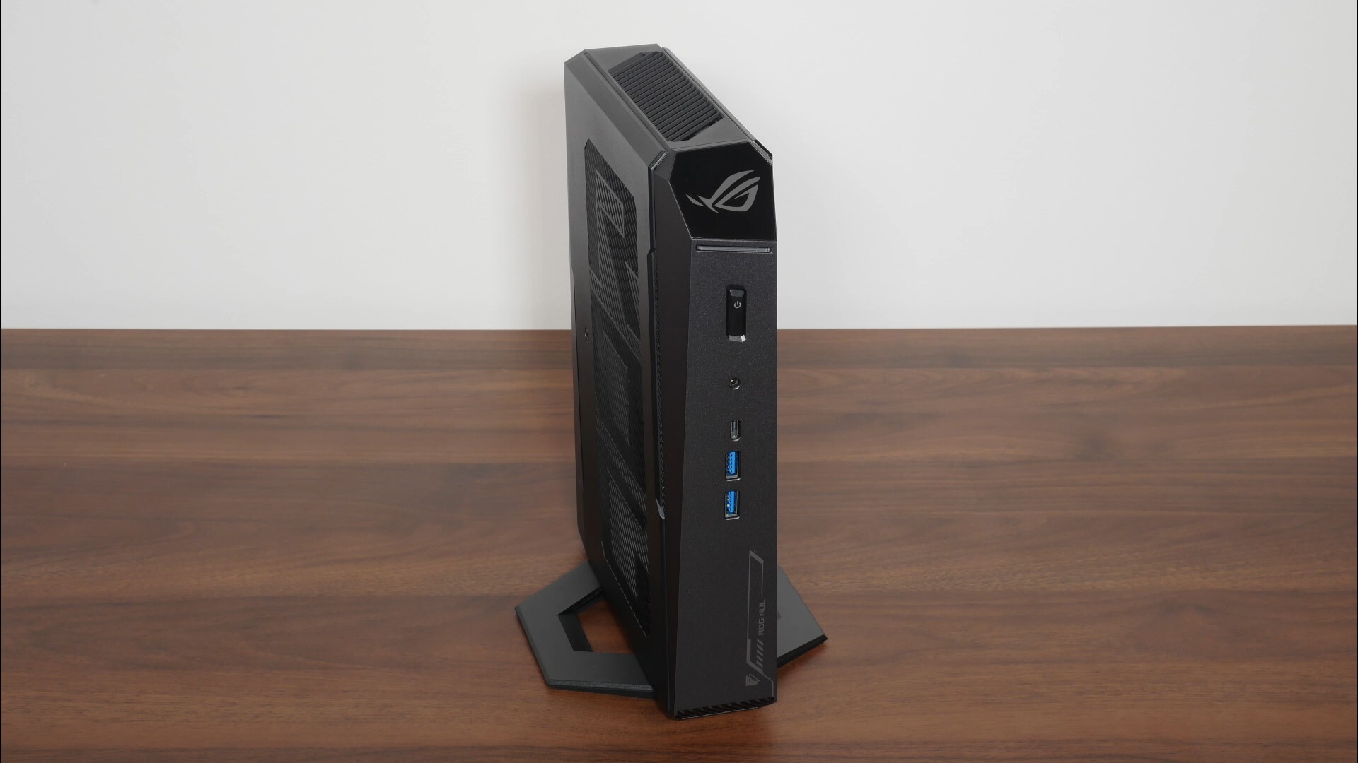 ASUS ROG NUC (2025) Aesthetics (Front)