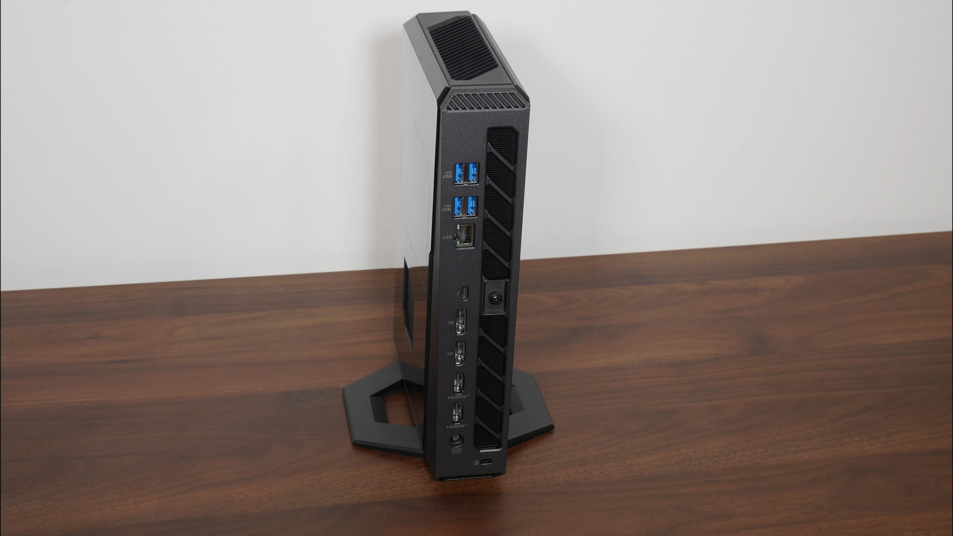 ASUS ROG NUC (2025) Aesthetics (Rear)