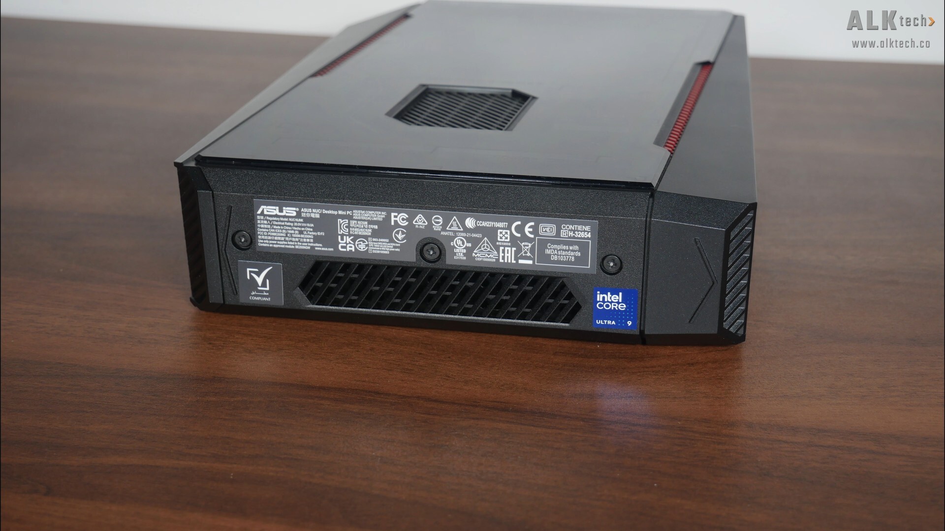 ASUS ROG NUC 16 Aesthetics (5)