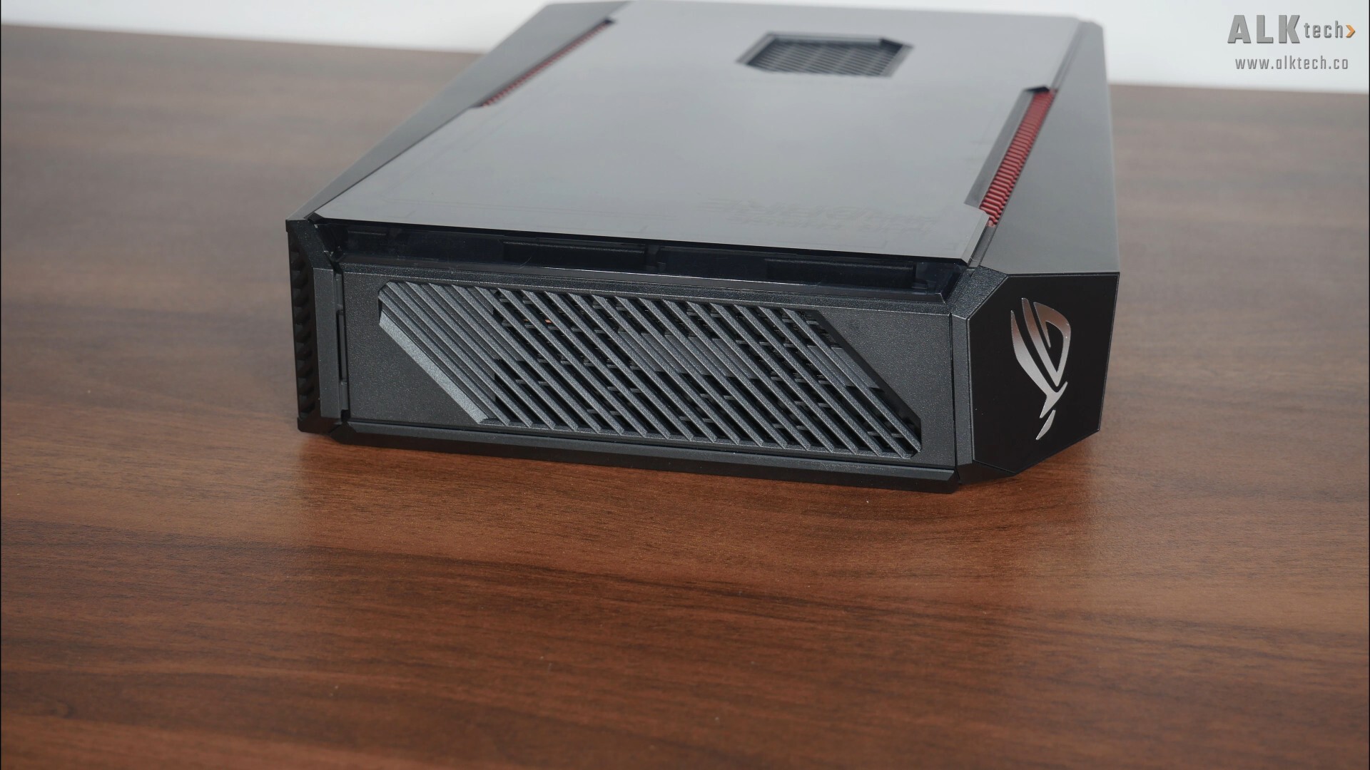 ASUS ROG NUC 16 Aesthetics (6)