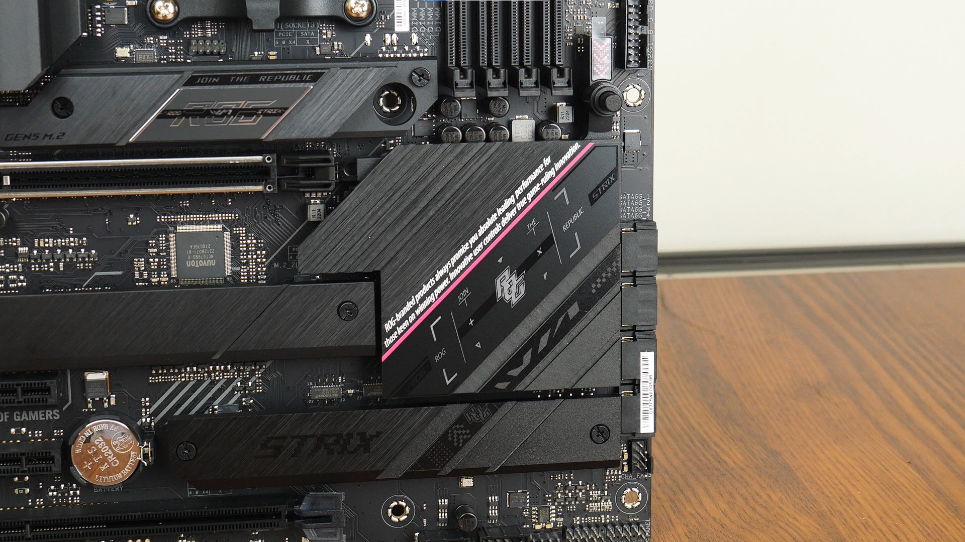 ASUS ROG STRIX B650E-F GAMING WIFI Chipset Heatsink