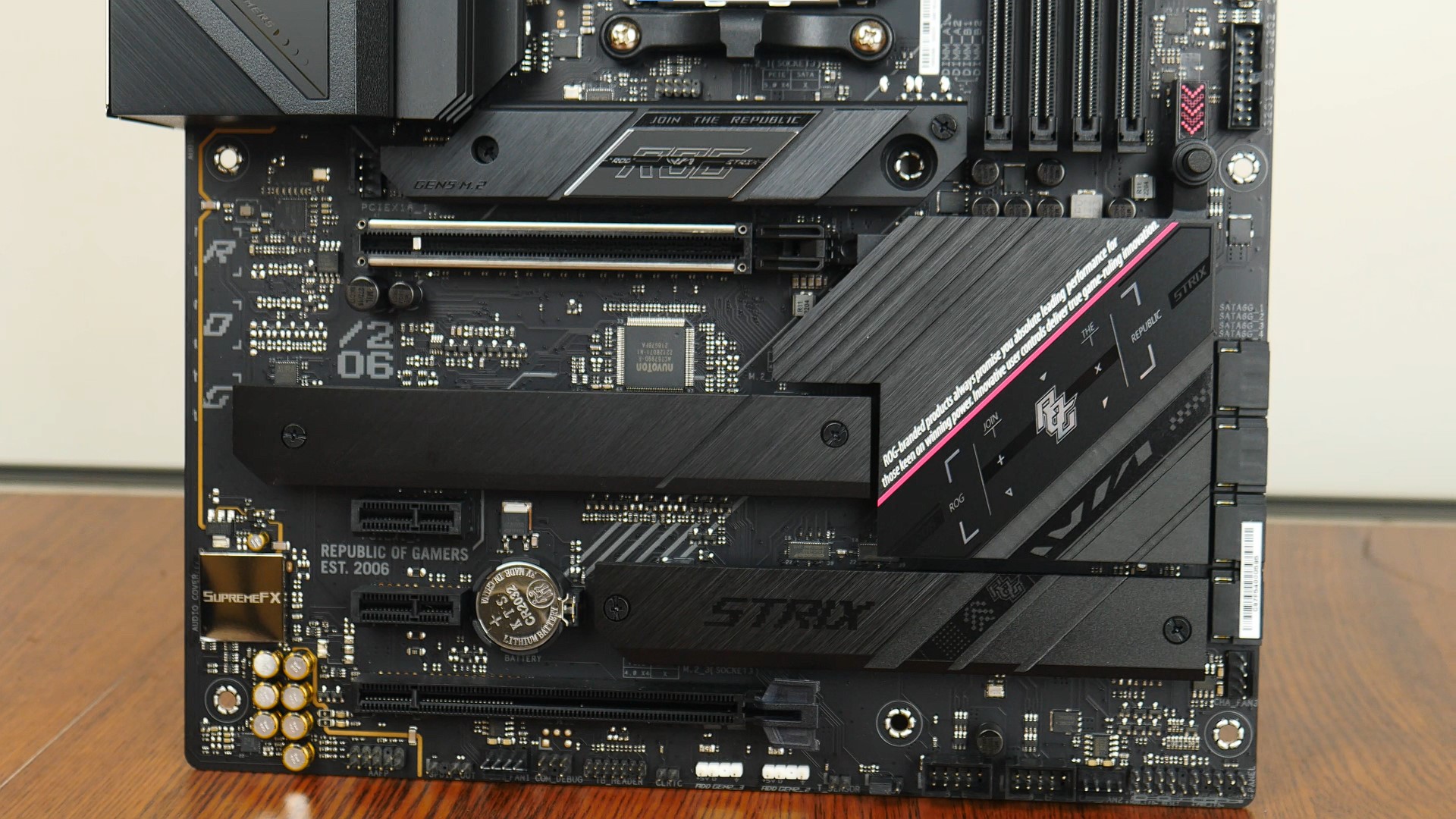 ASUS ROG STRIX B650E-F GAMING WIFI M.2 Heatsinks