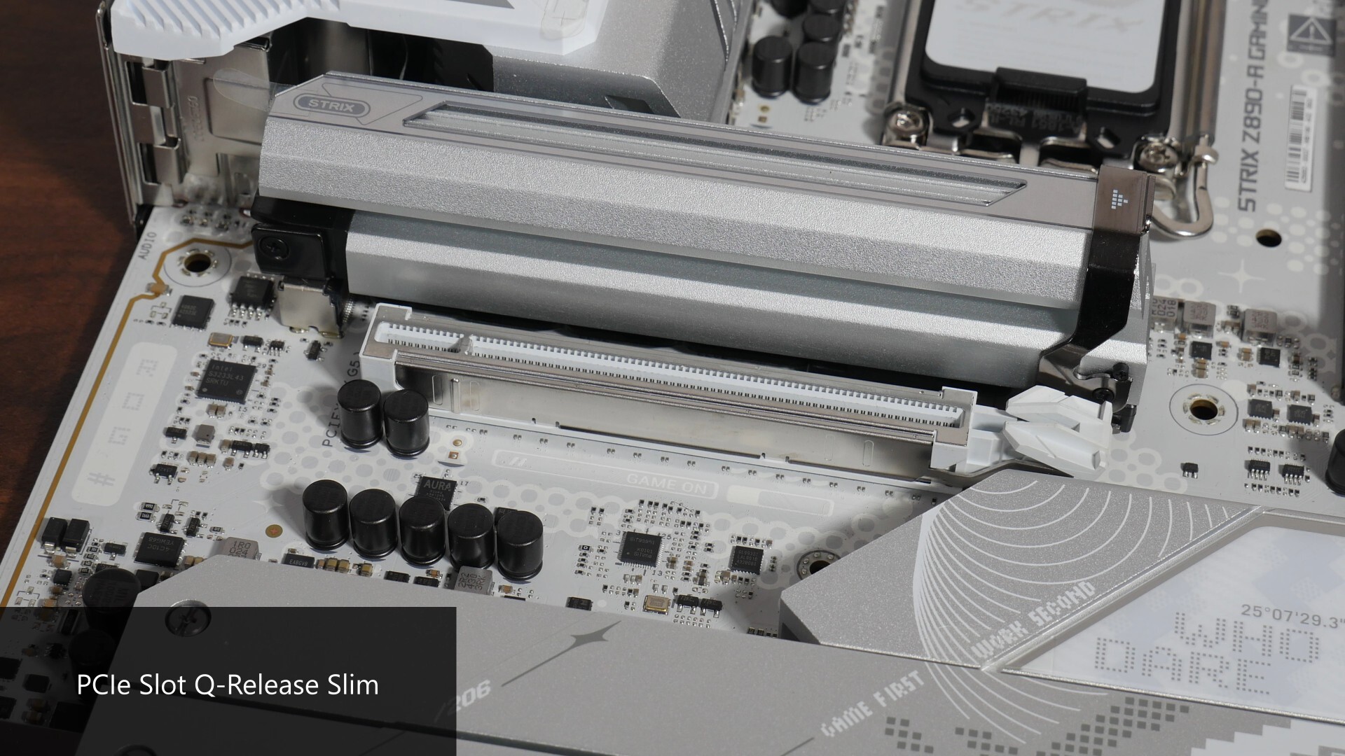 ASUS ROG STRIX Z890-A GAMING WIFI PCIe Slot Q-Release Slim