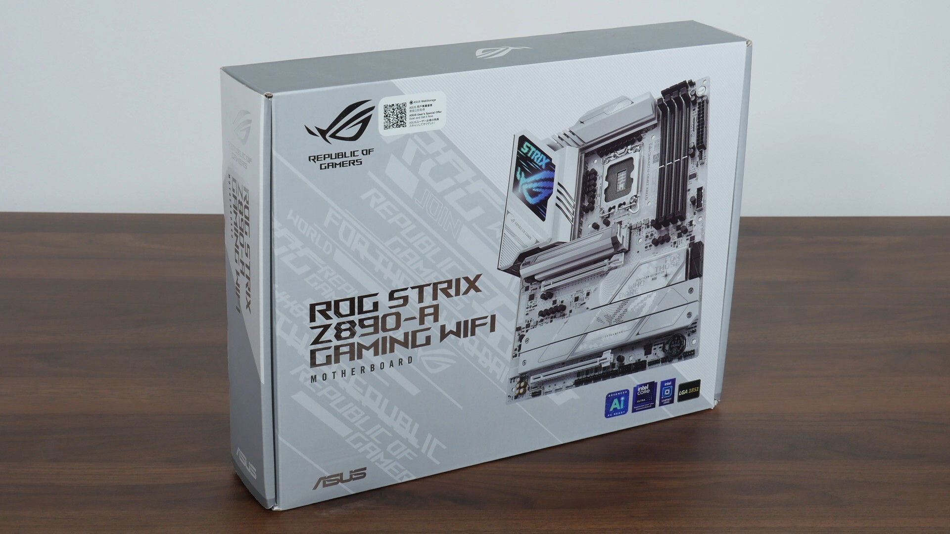 ASUS ROG STRIX Z890-A GAMING WIFI Packaging (Front)