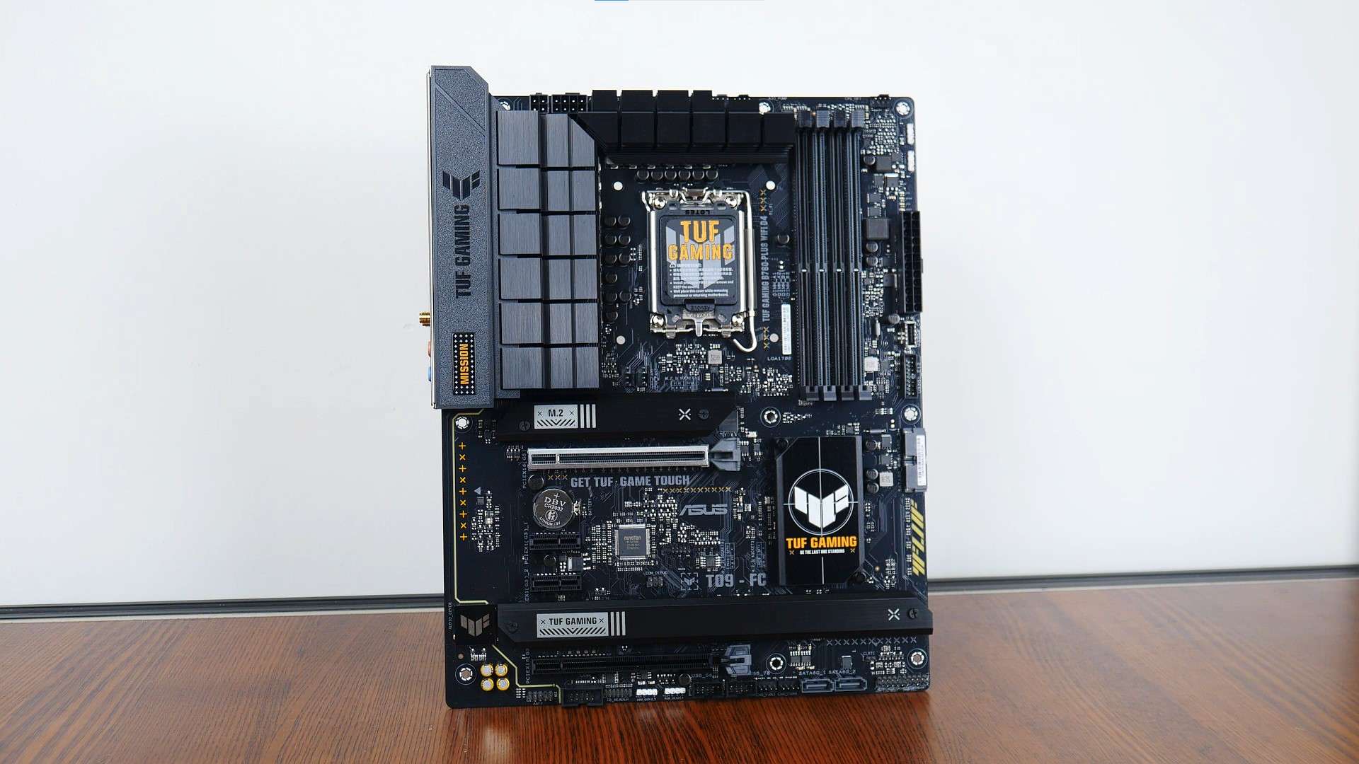 ASUS TUF GAMING B760-PLUS WIFI D4 Aesthetics (1)