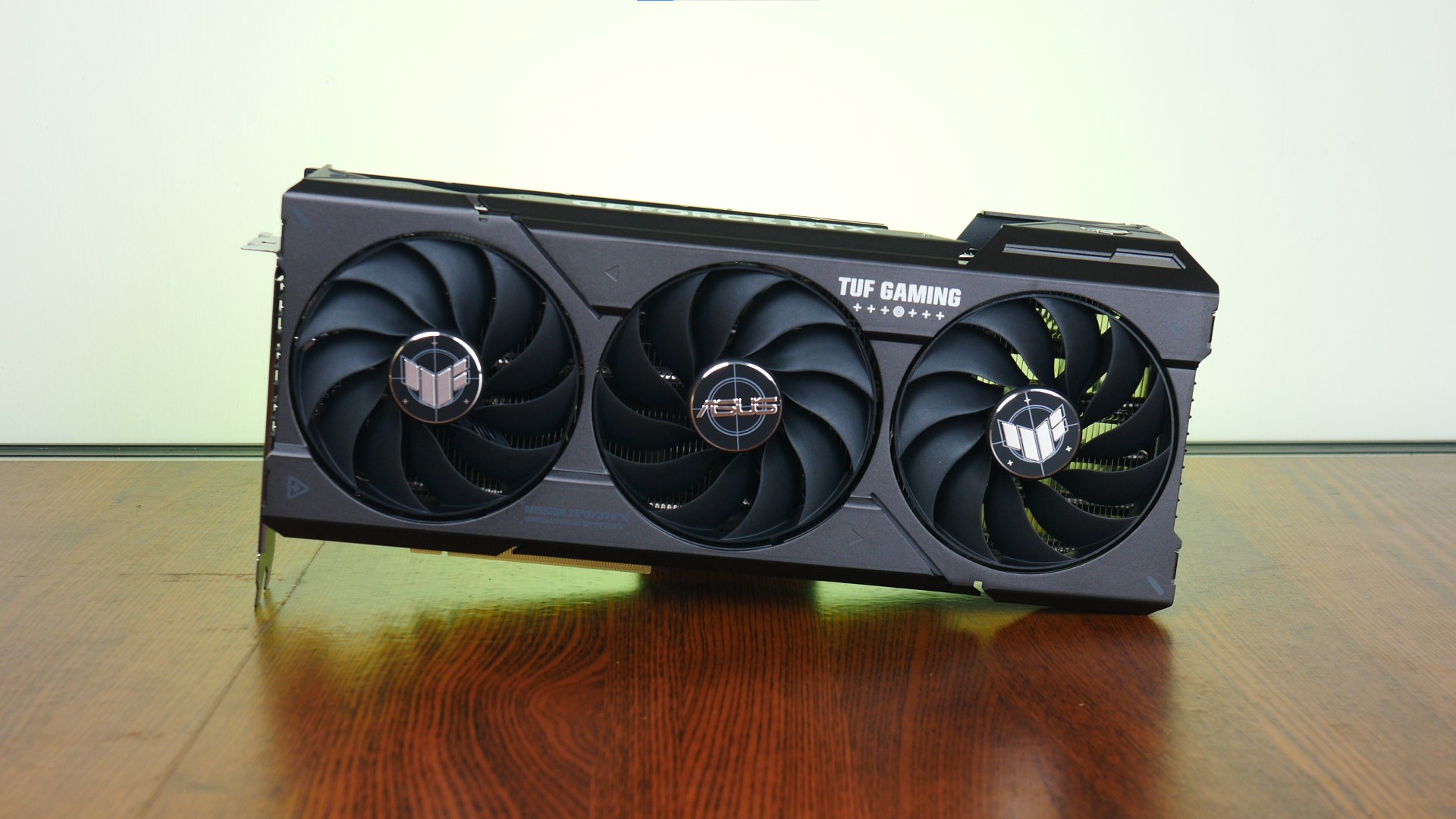 ASUS TUF Gaming GeForce RTX 4070 12GB GDDR6X OC Edition Aesthetics (1)