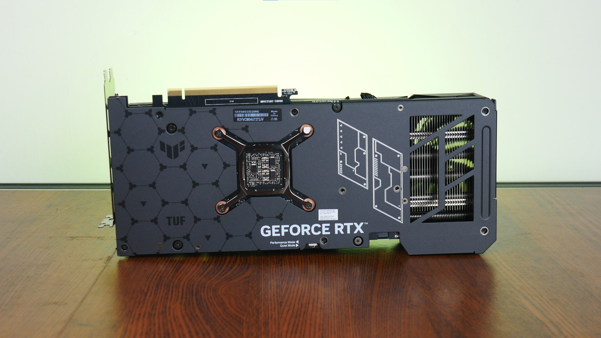ASUS TUF Gaming GeForce RTX 4070 12GB GDDR6X OC Edition Aesthetics (2)