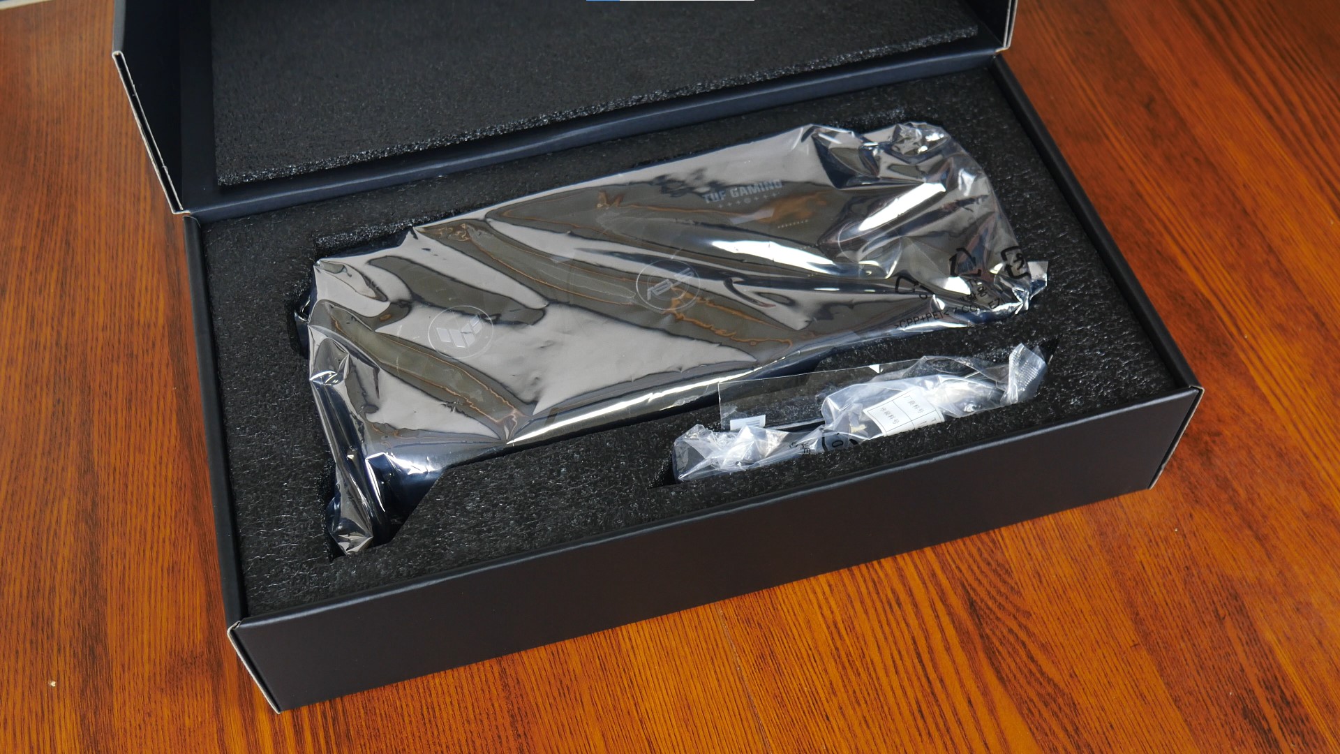 ASUS TUF Gaming GeForce RTX 4070 SUPER 12GB GDDR6X OC Edition Packaging Contents