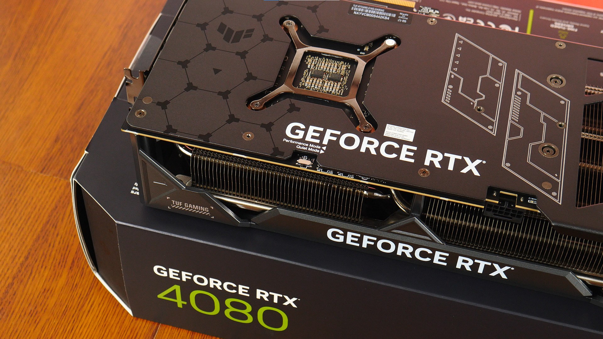 ASUS TUF Gaming GeForce RTX 4080 16GB GDDR6X OC Edition Aesthetics (4)