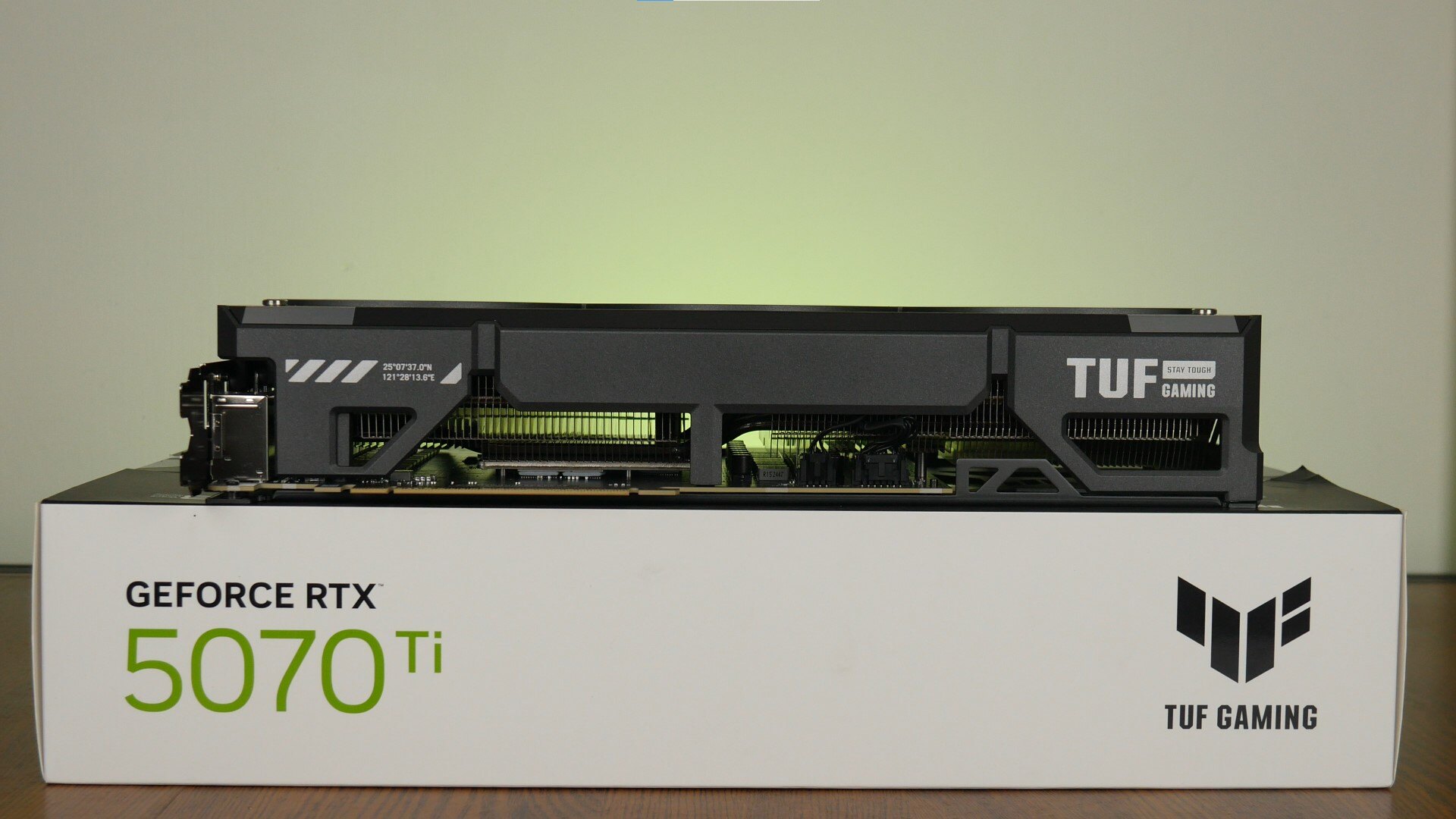 ASUS TUF Gaming GeForce RTX 5070 Ti 16GB GDDR7 OC Edition Aesthetics (Long Edge Bottom)
