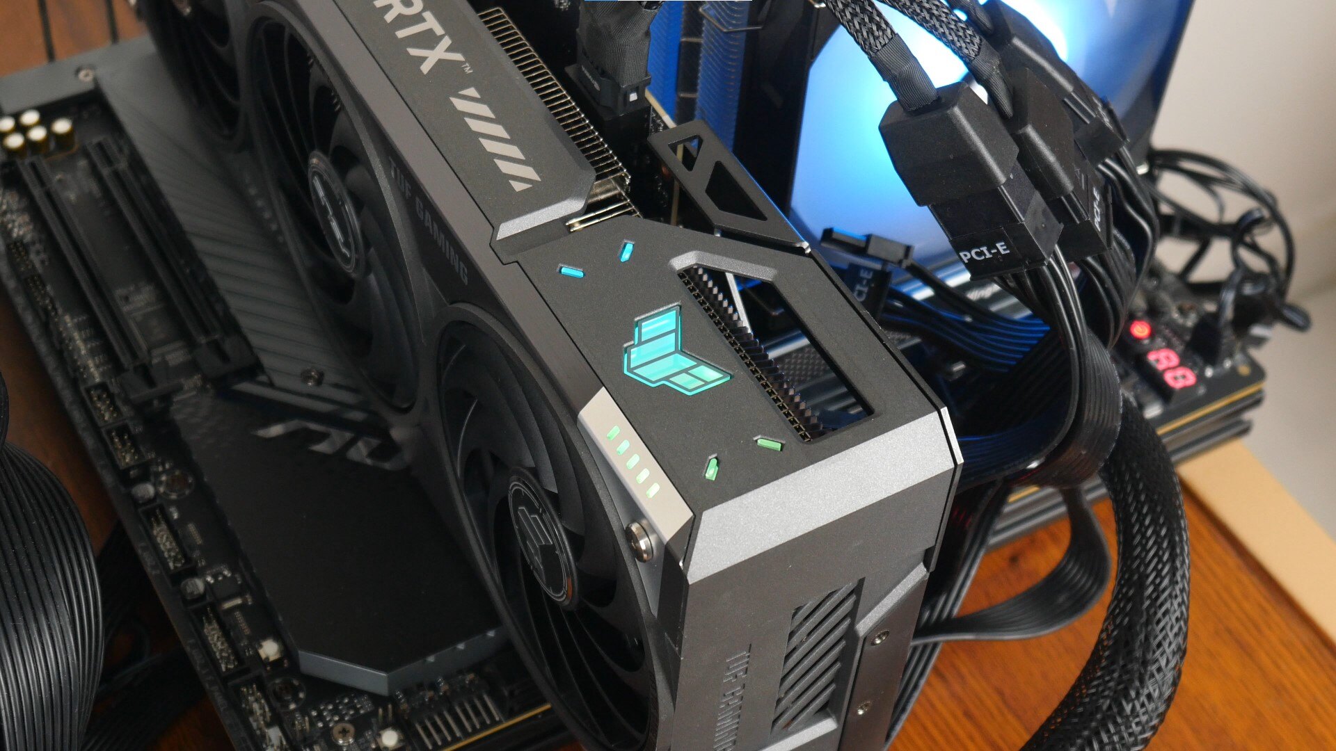 ASUS TUF Gaming GeForce RTX 5070 Ti 16GB GDDR7 OC Edition Aura Sync ARGB