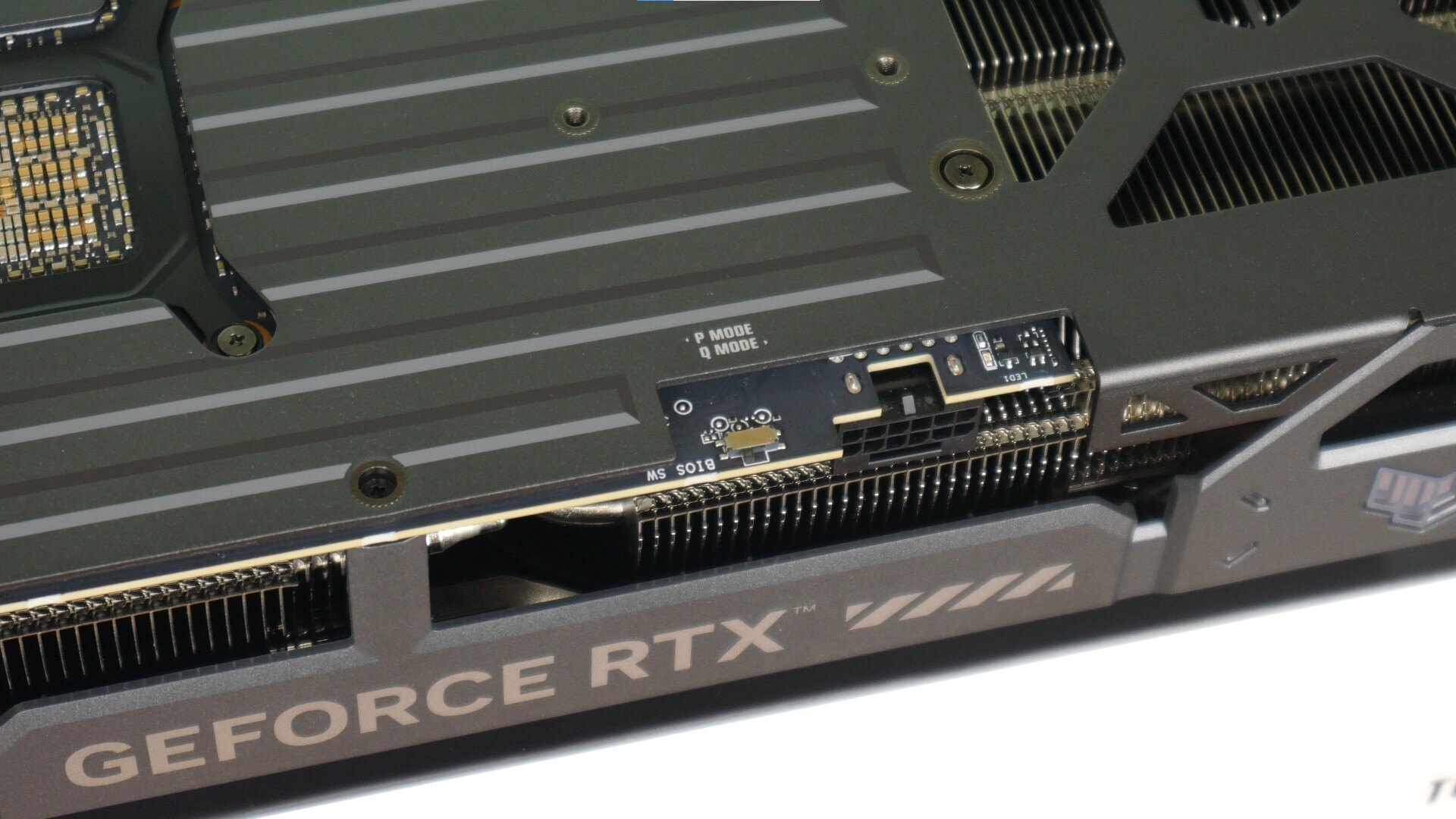 ASUS TUF Gaming GeForce RTX 5070 Ti 16GB GDDR7 OC Edition BIOS Switch
