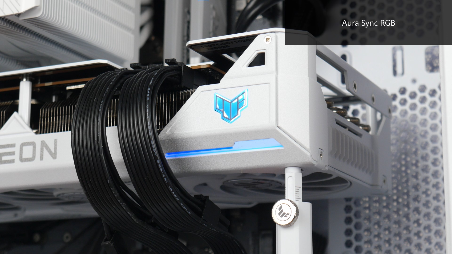 ASUS TUF Gaming Radeon RX 7800 XT White OC Edition 16GB GDDR6 Aura Sync RGB
