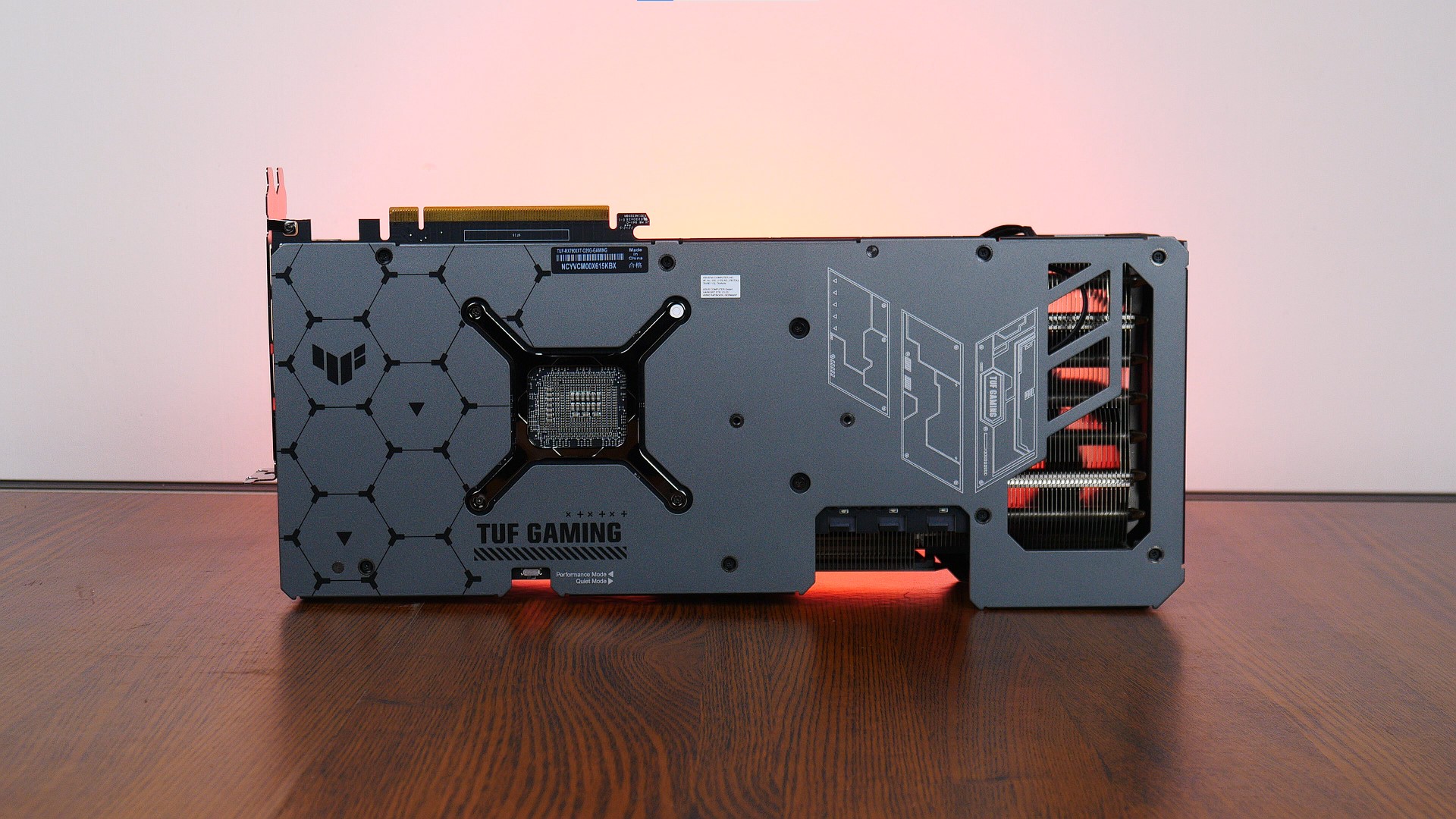 ASUS TUF Gaming Radeon RX 7900 XT OC Edition 20GB GDDR6 Aesthetics (2)