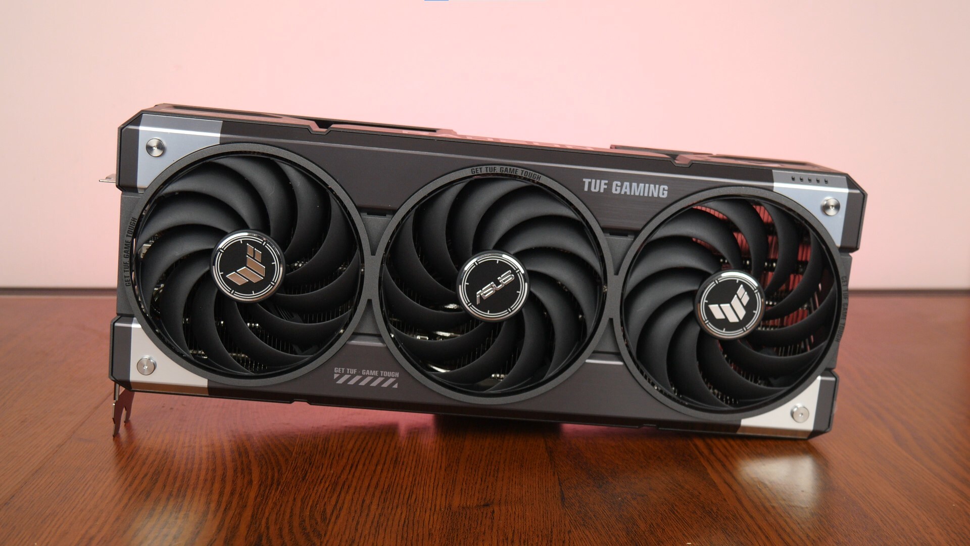 ASUS TUF Gaming Radeon RX 9070 XT OC Edition 16GB GDDR6 Aesthetics (Front)