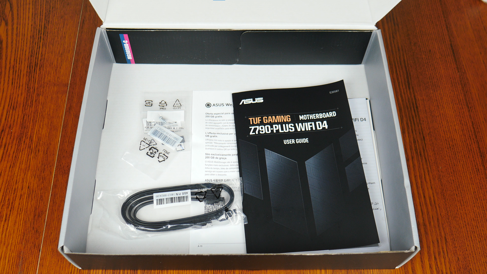 ASUS TUF Gaming Z790-PLUS WIFI D4 Accessories