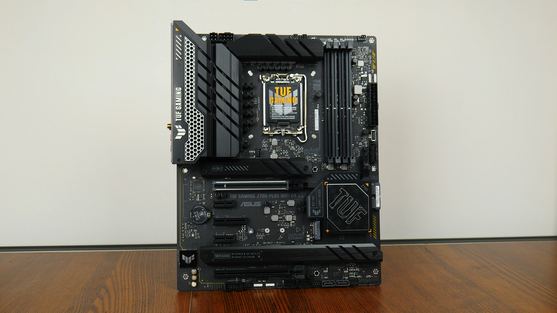 ASUS TUF Gaming Z790-PLUS WIFI D4 Board Aesthetics