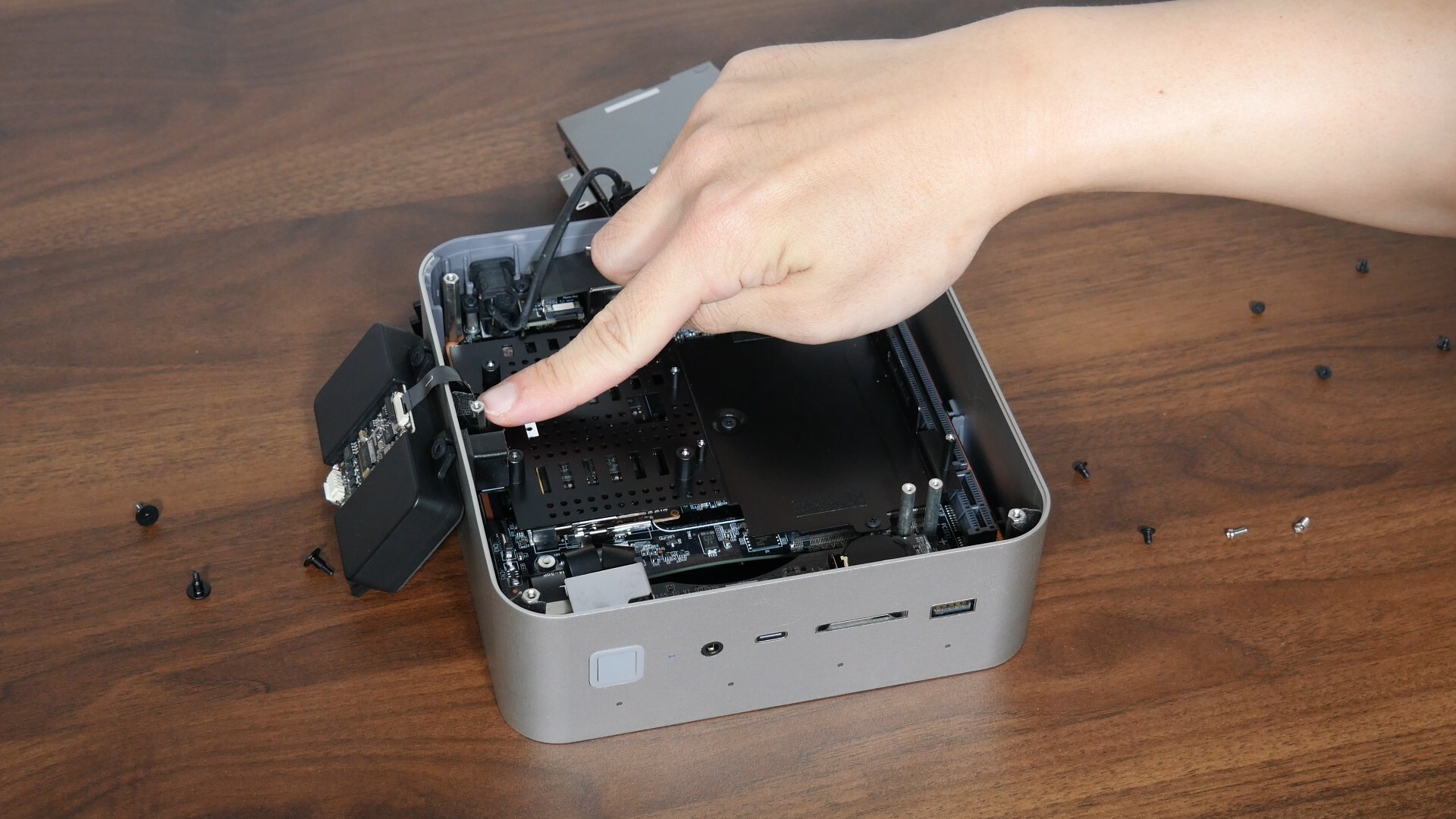 Beelink GTi15 Ultra Service Access (6)