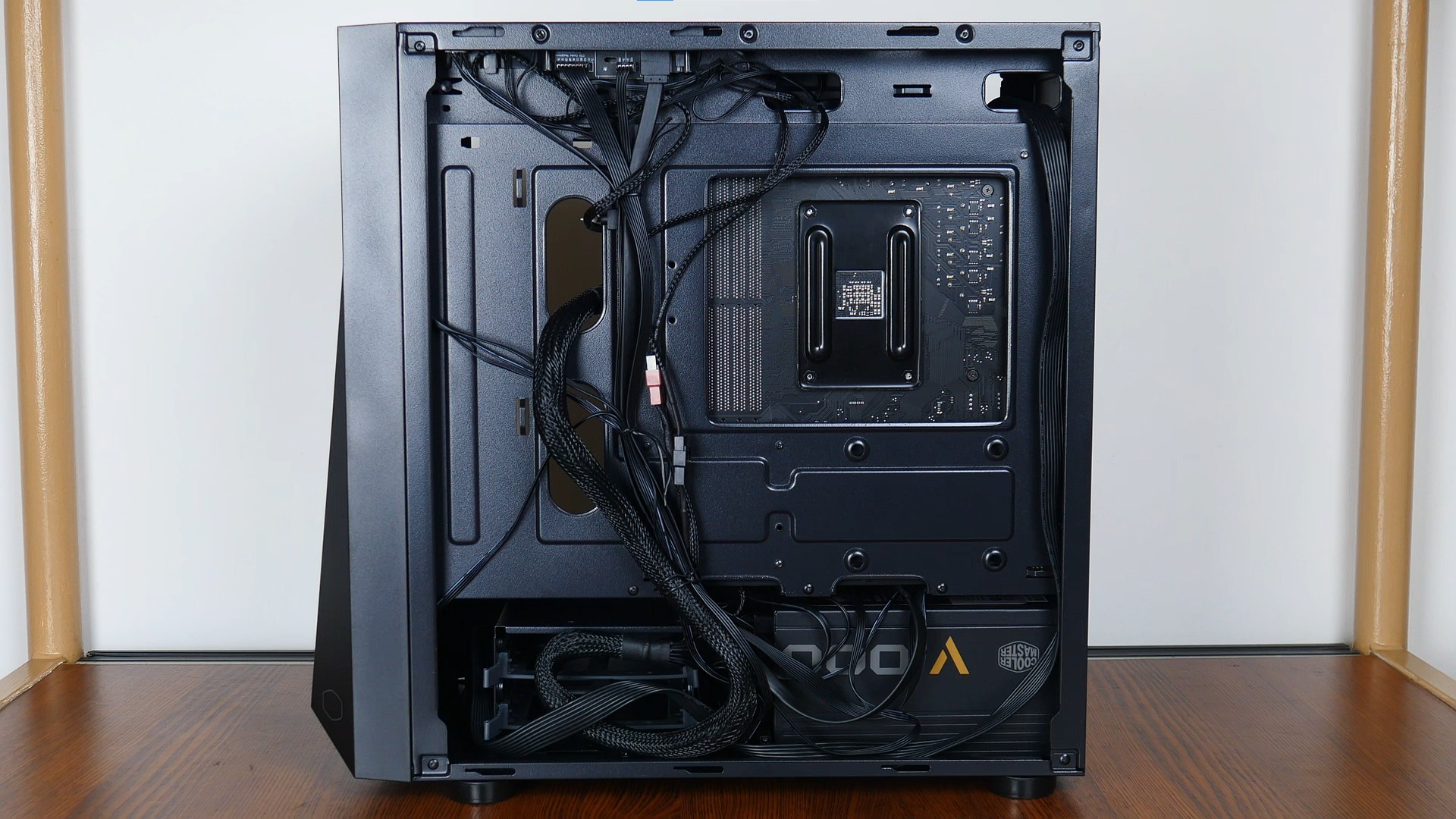 Cooler Master CMP 320 Aesthetics (6)