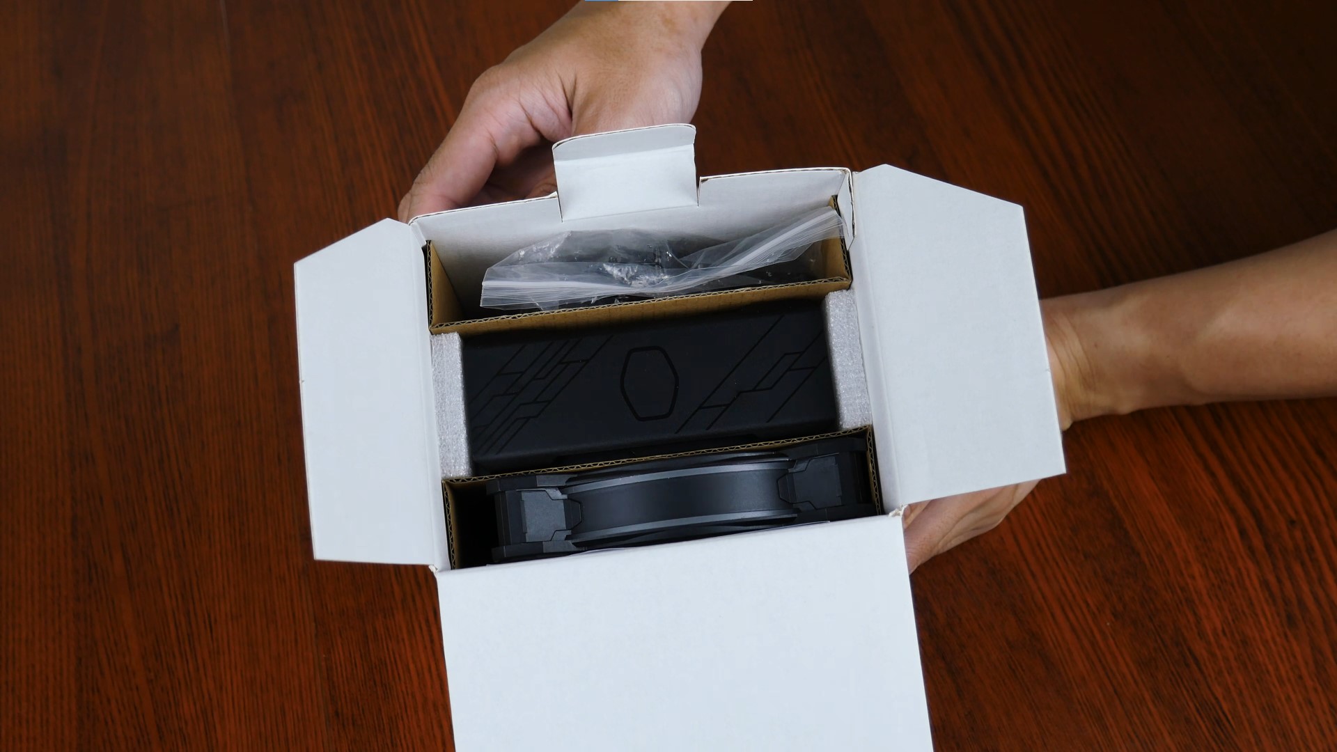 Cooler Master Hyper 212 Halo Black Box Contents
