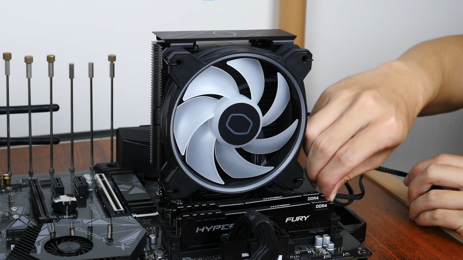 Cooler Master Hyper 212 Halo Black Fan Installation