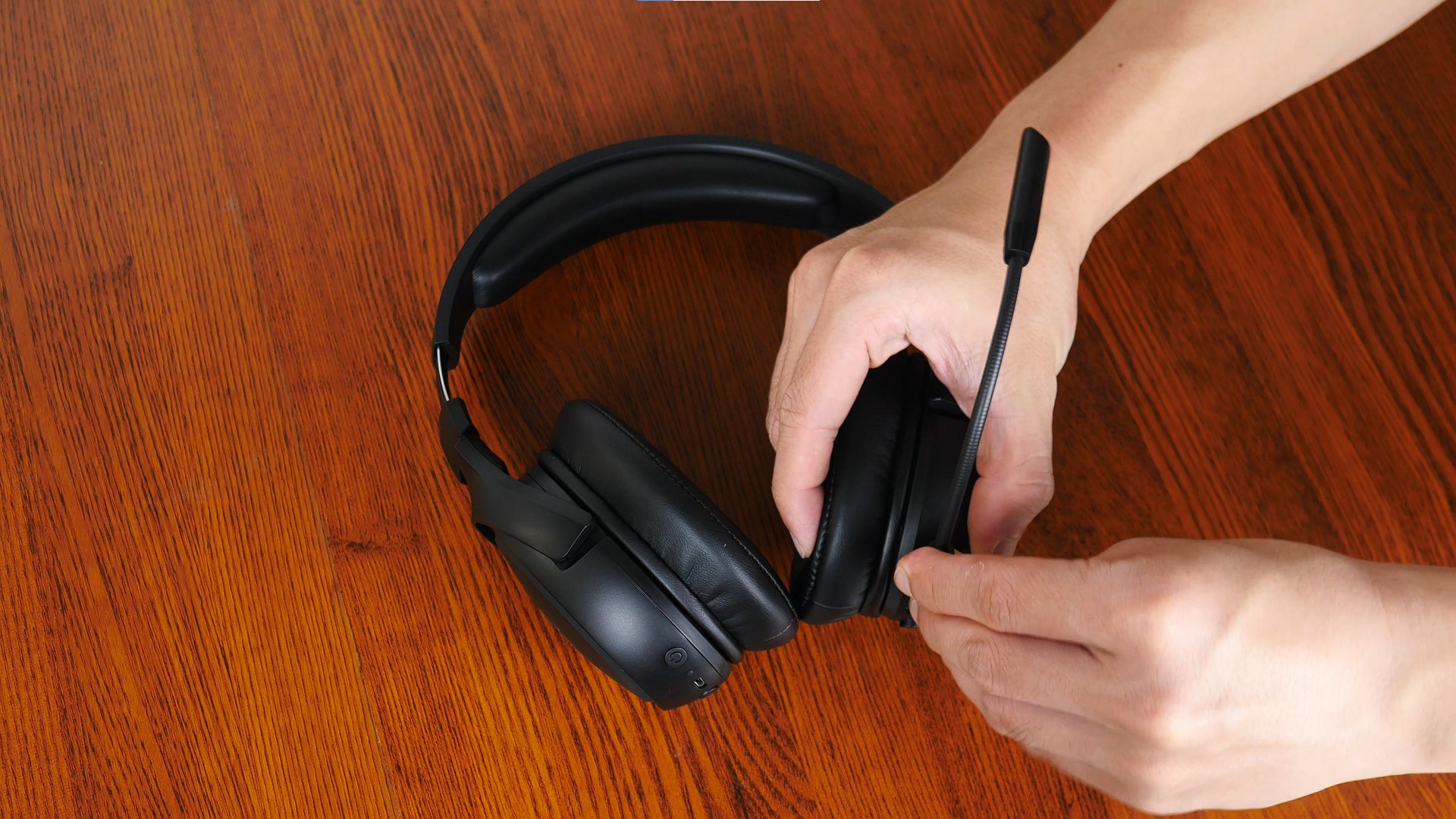 Cooler Master MH670 Wireless Gaming Headset Detachable Microphone (2)
