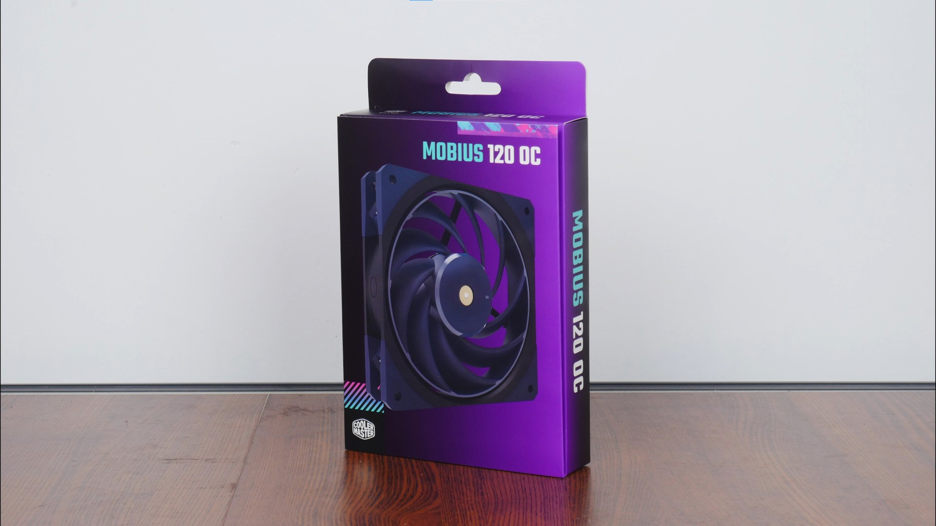 Cooler Master Mobius 120 OC Packaging (Front)