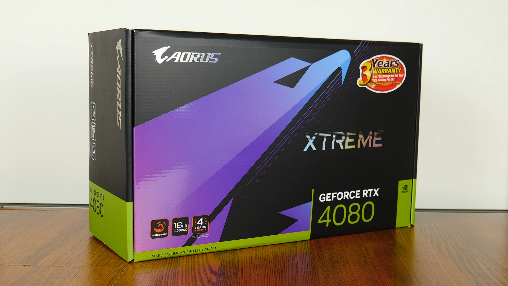 Gigabyte AORUS GeForce RTX 4080 16GB XTREME WATERFORCE Packaging (Front)