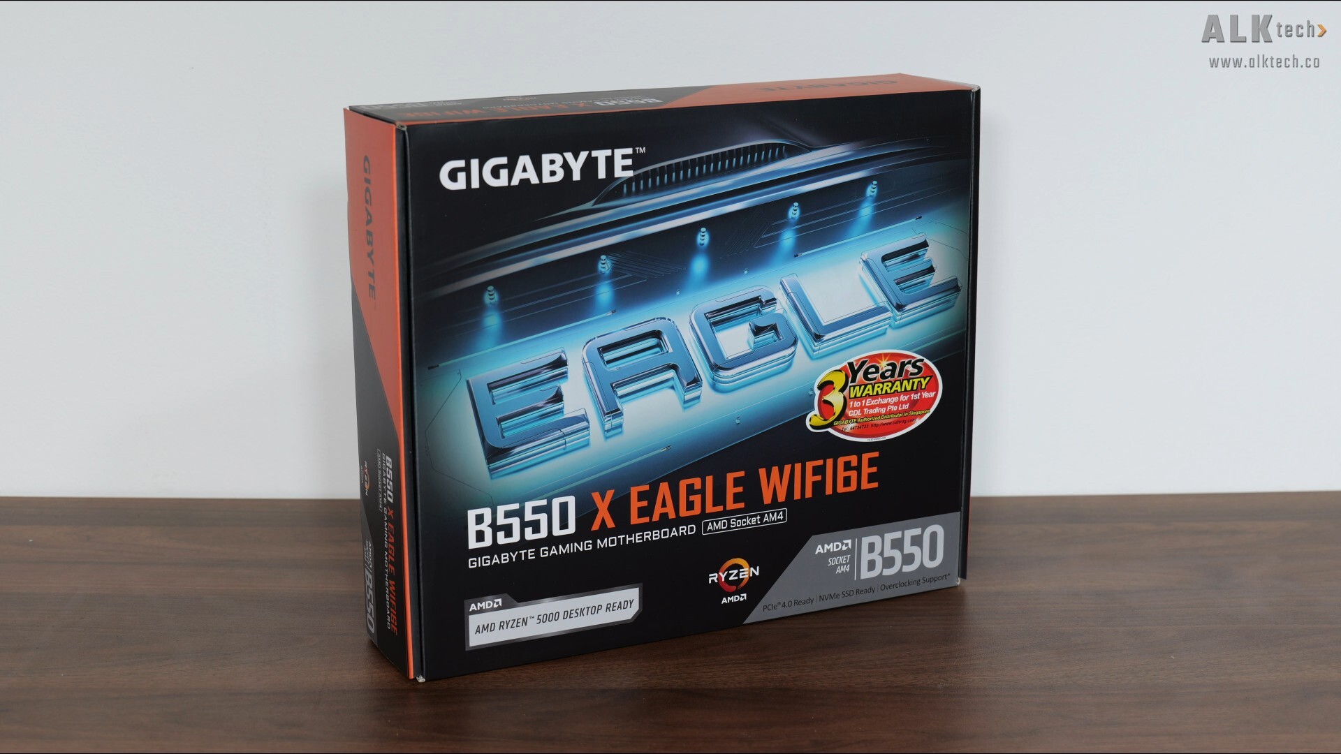 Gigabyte B550 X EAGLE WIFI6E Packaging (Front)
